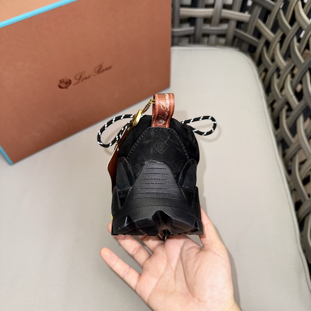 LP Recién llegadasLa nueva zapatilla Katharina de Loro Piana Para los entusiastas de las actividades
