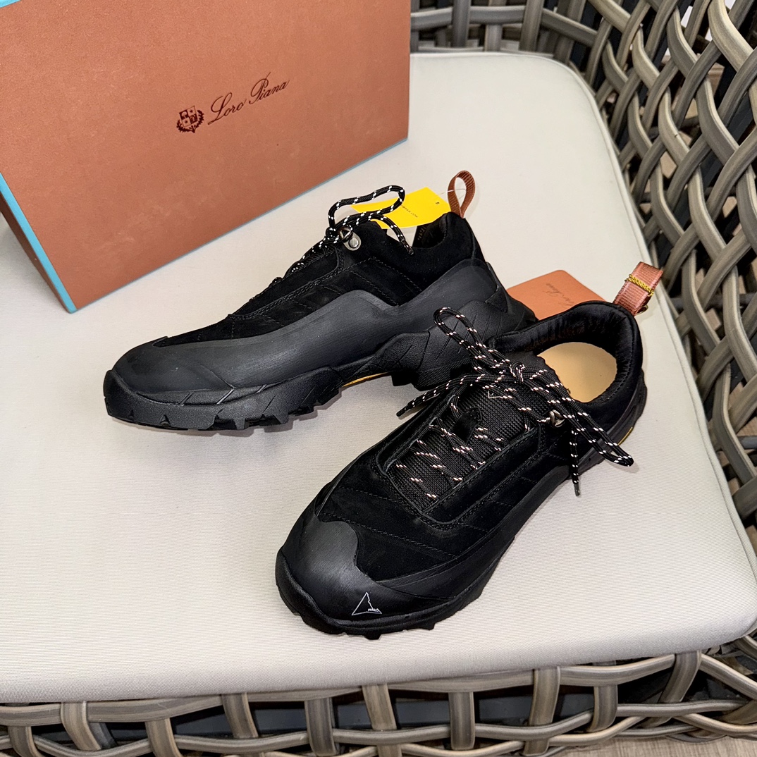 LP Recién llegadasLa nueva zapatilla Katharina de Loro Piana Para los entusiastas de las actividades