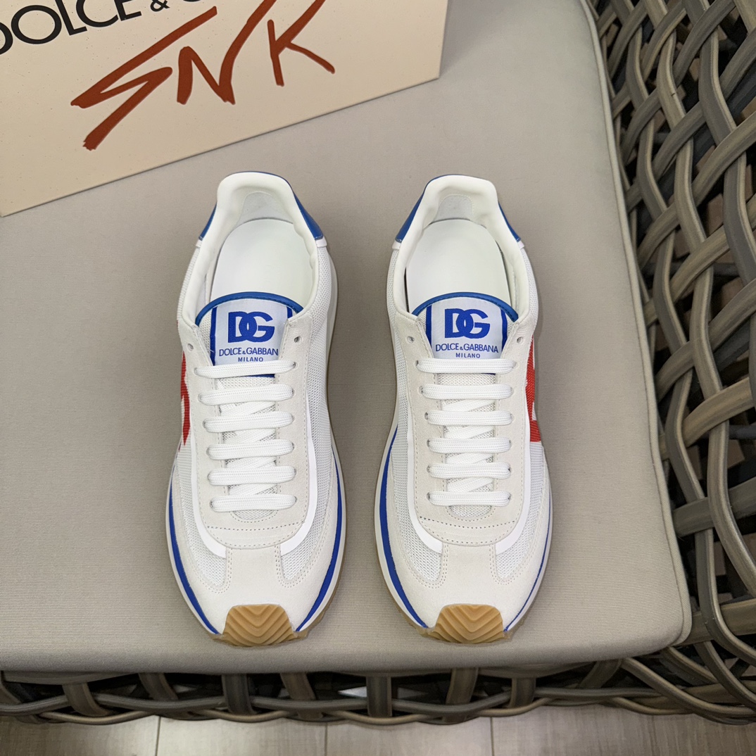 NO:348378,Dolce&Gabbana DG Cushion spliced ​​high-end men's sports and casual shoes | New Cushion sports shoes with two-tone suede upper | with side mesh contrast printing DG cross logo finishes the highlight | Lightweight and gripy rubber outsole with innovative design Provides excellent performance | Jacquard labels add timeless pattern | Original imported cowhide | Multiple materials splicing design | Imported cowhide inner cowhide foot pads | Original TPR elastic sole Size39-44 (38.45.46 custom made) RMB,, Dolce&Gabbana, sneakers, cowhide19860909Dolce&Gabbana DG Cushion 拼接材质高端男士运动休闲鞋｜全新 Cushion 运动鞋采用双色绒面革鞋面｜加以侧面网布对比感印花 DG 交叉徽标点睛｜轻便、抓地力强的橡胶外底采用创新设计 提供卓越性能｜提花标签则增添隽永型格｜原版进口牛皮｜多种材质拼接设计｜进口牛皮内里 牛皮垫脚｜原版TPR弹力大底 Size39-44（38.45.46定做)元,,Dolce&Gabbana,sneakers,cowhide,Men's shoes