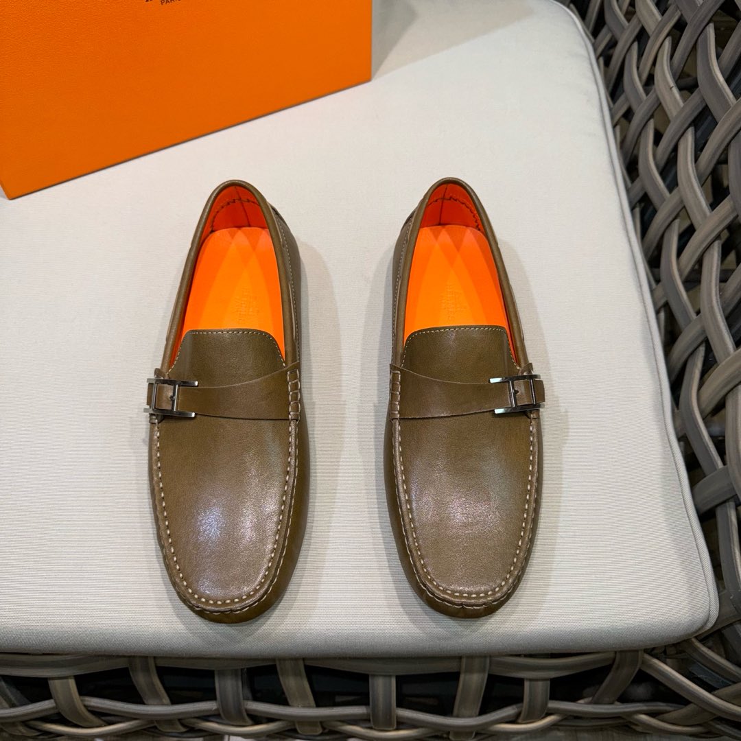 NO:270539,Herme's newest men's loafers driving shoes | Top quality | Renewal and classic style | Flexible structure with imported vegetable tanned cowhide | Thick texture cowhide inner foot pad | Super comfortable foot pad | Fashion highest version comparison Size39-44 (customized for 38.45),, hermes,loafers,cowhide19860909Herme*新款男士乐福鞋驾车鞋｜顶级品质｜焕新演绎经典款型｜采用进口植鞣牛皮打造柔性结构｜厚实质感牛皮内里垫脚｜上脚超级舒适｜时尚最高版本任意对比 Size39-44（38.45定做）,,hermes,loafers,cowhide,Men's shoes