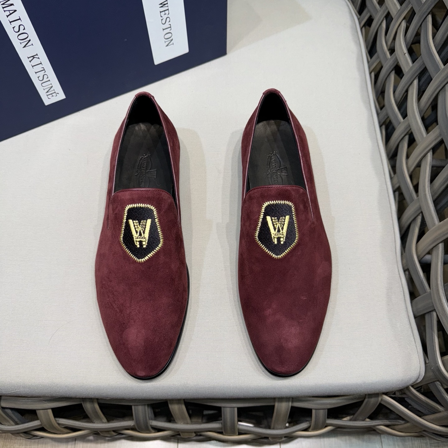 NO:280403,JMWESTON loafers｜Fabric made of imported cowhide｜High-end delicate｜Velvet-like soft leather highlights the design of the shoe｜Light and inspirational fabrication structure brings a comfortable foot experience｜Breathable cowhide inner｜Imported cowhide sole Size39-44 (customized for 38.45.46),,loafers,cowhide19860909JM威士顿JMWESTON乐福鞋｜面料采用进口牛皮｜高档细腻｜如天鹅绒一般柔软的皮革突出鞋子的设计｜轻盈而灵感的制作结构则带来舒适之至的足下体验｜透气牛皮内里｜进口牛皮大底 Size39-44（38.45.46定做）,,loafers,cowhide,Men's shoes