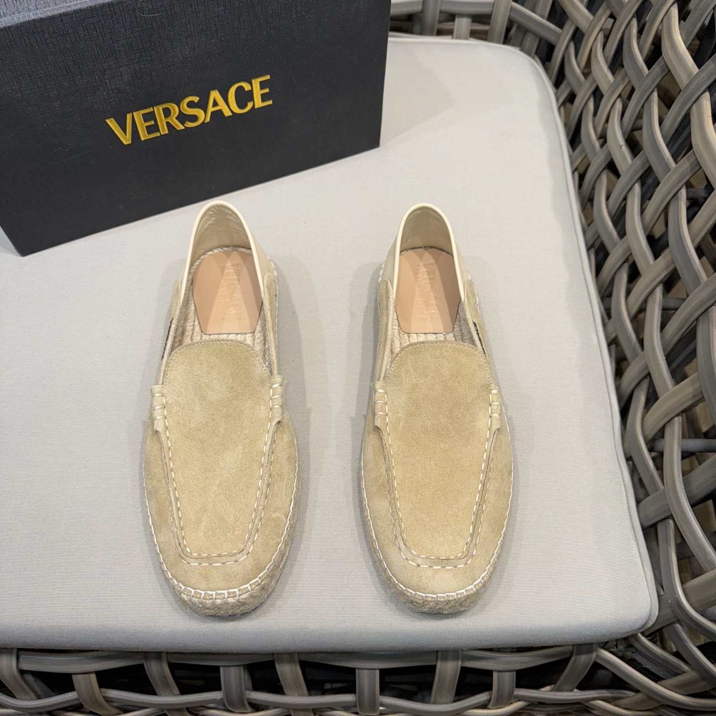 NO:274156,Versace/Versace Classic Fisherman Shoes Series｜Imported Frosted Fabric｜Cowhide Inner Footsteps｜Outsole woven hemp rope with rubber sole｜Fine workmanship｜Breathable Comfortable and versatile Size39-44 (customized for 38.45), versace, versace, espadrilles, cowhide19860909Versace/范思哲经典渔夫鞋系列｜鞋面进口磨砂面料｜牛皮内里垫脚｜大底编织麻绳配橡胶大底｜精细做工｜透气舒适百搭 Size39-44（38.45定做）,,versace,versace,espadrilles,cowhide,Men's shoes