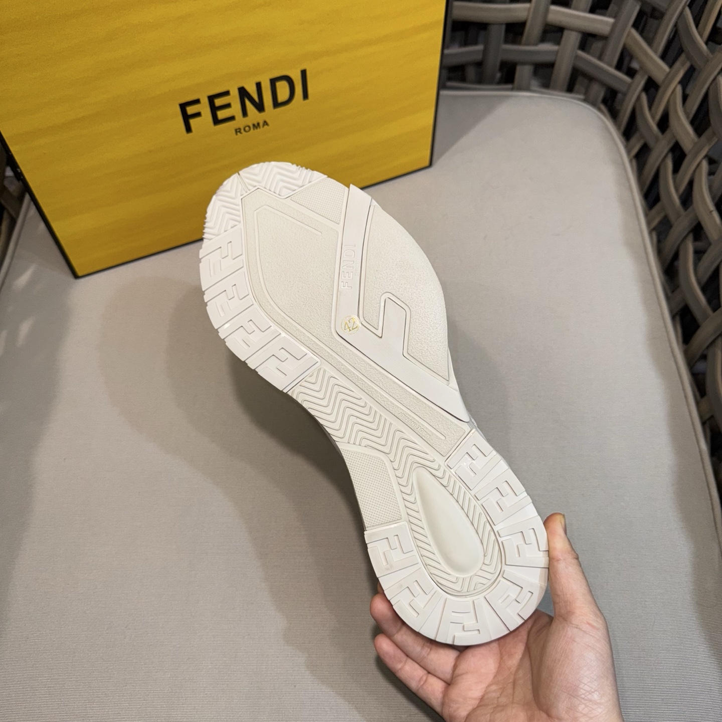 Fendi Flow Men's White Leather Lace-Up Sneakers with Side Zipper Detail 10 i1743368244320 5828 0 8