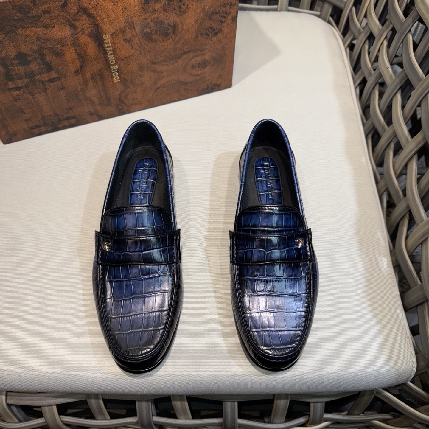 Stefano Ricci Men's Blue Croc-Embossed Leather Loafers - Formal & Casual 2 i1744143534604 4730 0 0