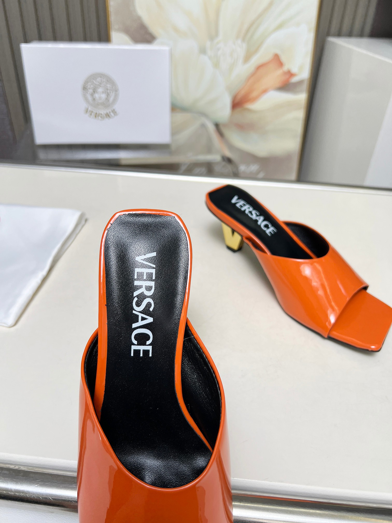 NO:164571,2025 Fanjia new model is available, with 35-43 codes (35.43 custom made without return) Rubber bottom, 220.00 leather bottom, half drag198609092025范家新款上新,码数35-43（35.43定做不退换） 橡胶底,220.00皮底,半拖,Women's Shoes