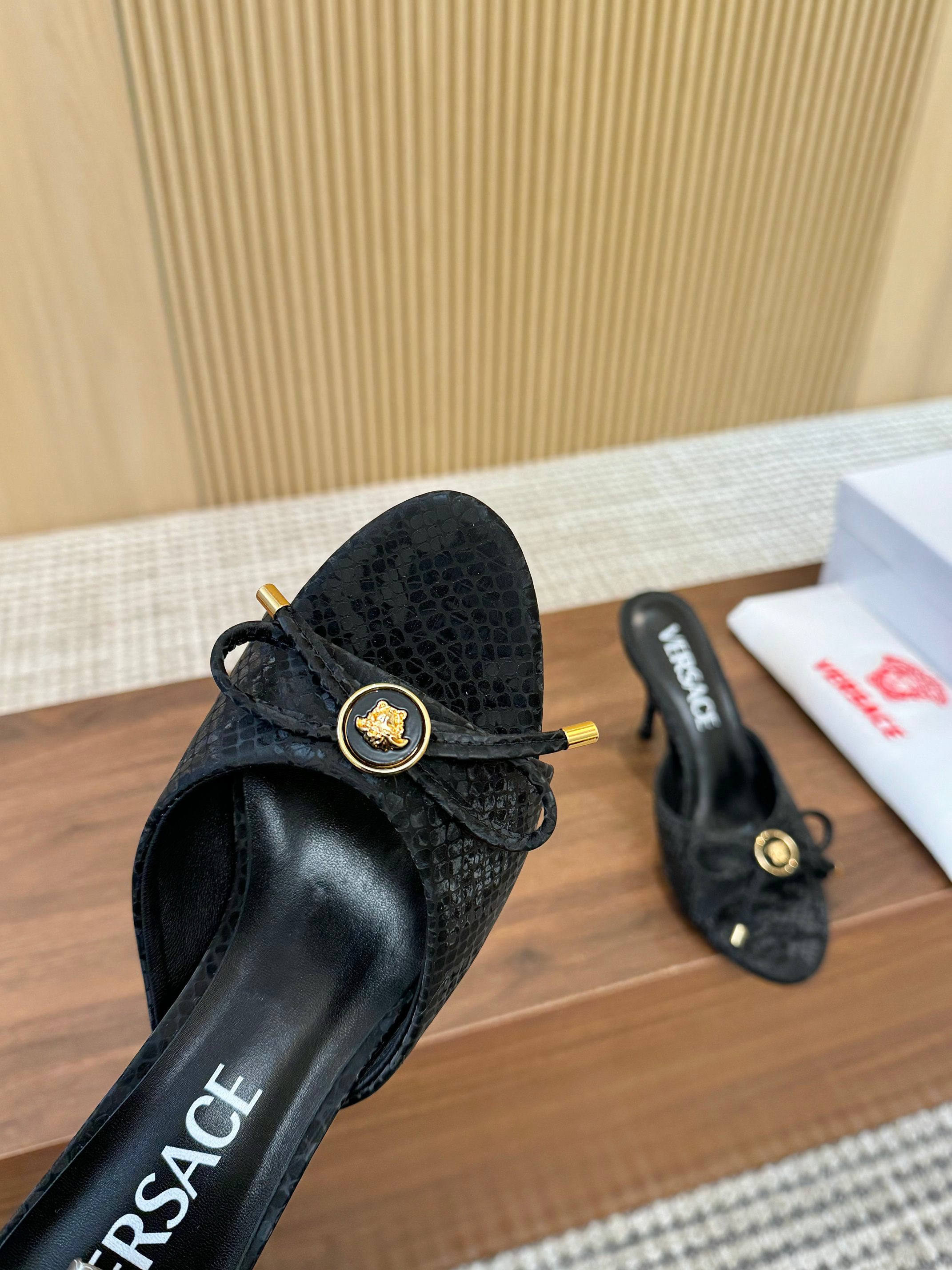 NO:230857,Fanjia 25th season new snake pattern Snake pattern Size 35-43 Price: Rubber sole Price: genuine leather sole, high heels19860909范家25季新款蛇年蛇纹 码数 35-43 价格:橡胶底 价格:真皮底,高跟鞋,high heels,Women's Shoes