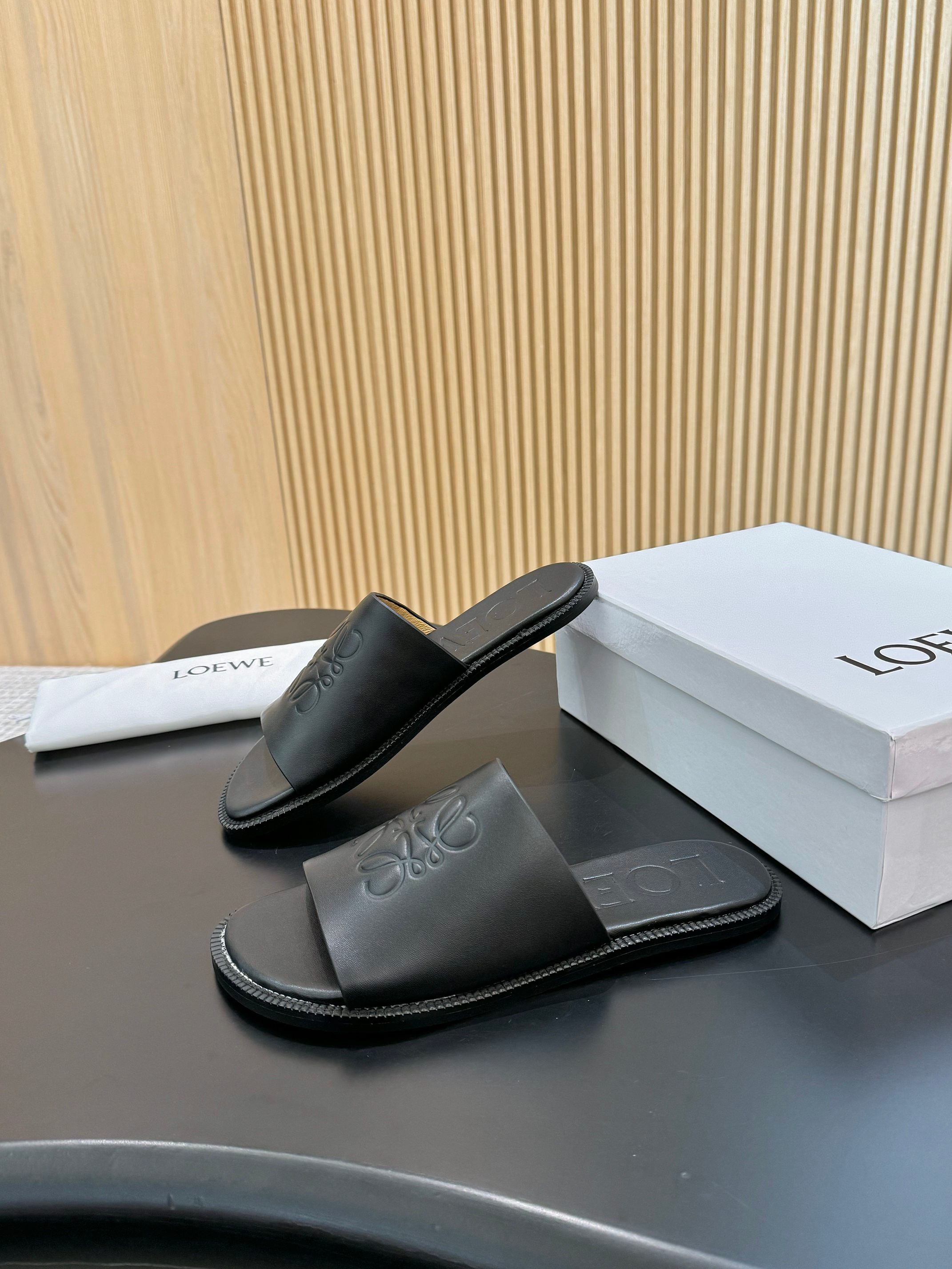 NO:266262,LOEWE25 season spring and summer new model, same style for men and women, six colors optional. Size: 35-45 Rubber sole: genuine leather sole:, slippers, loewe, slippers19860909LOEWE25季春夏新款 男女同款,六色任选. 码数:35-45 橡胶底: 真皮底:,拖鞋,loewe,slippers,Women's Shoes