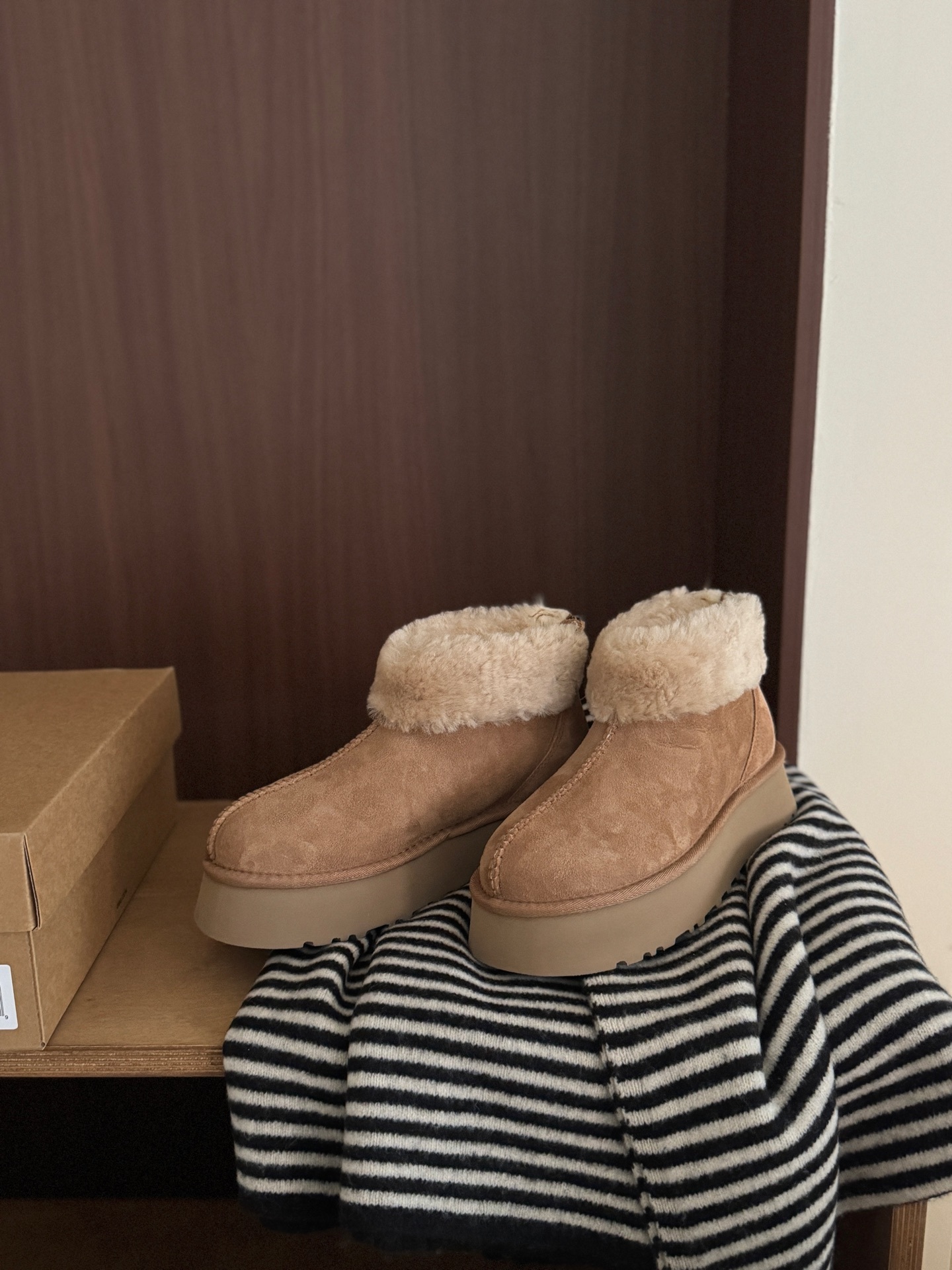 🔥UGG | 泰迪卷卷毛毛靴🐻可爱毛毛鞋穿这双毛毛靴拍照包出片的有木有你就是冬日里zui甜美的girl啦