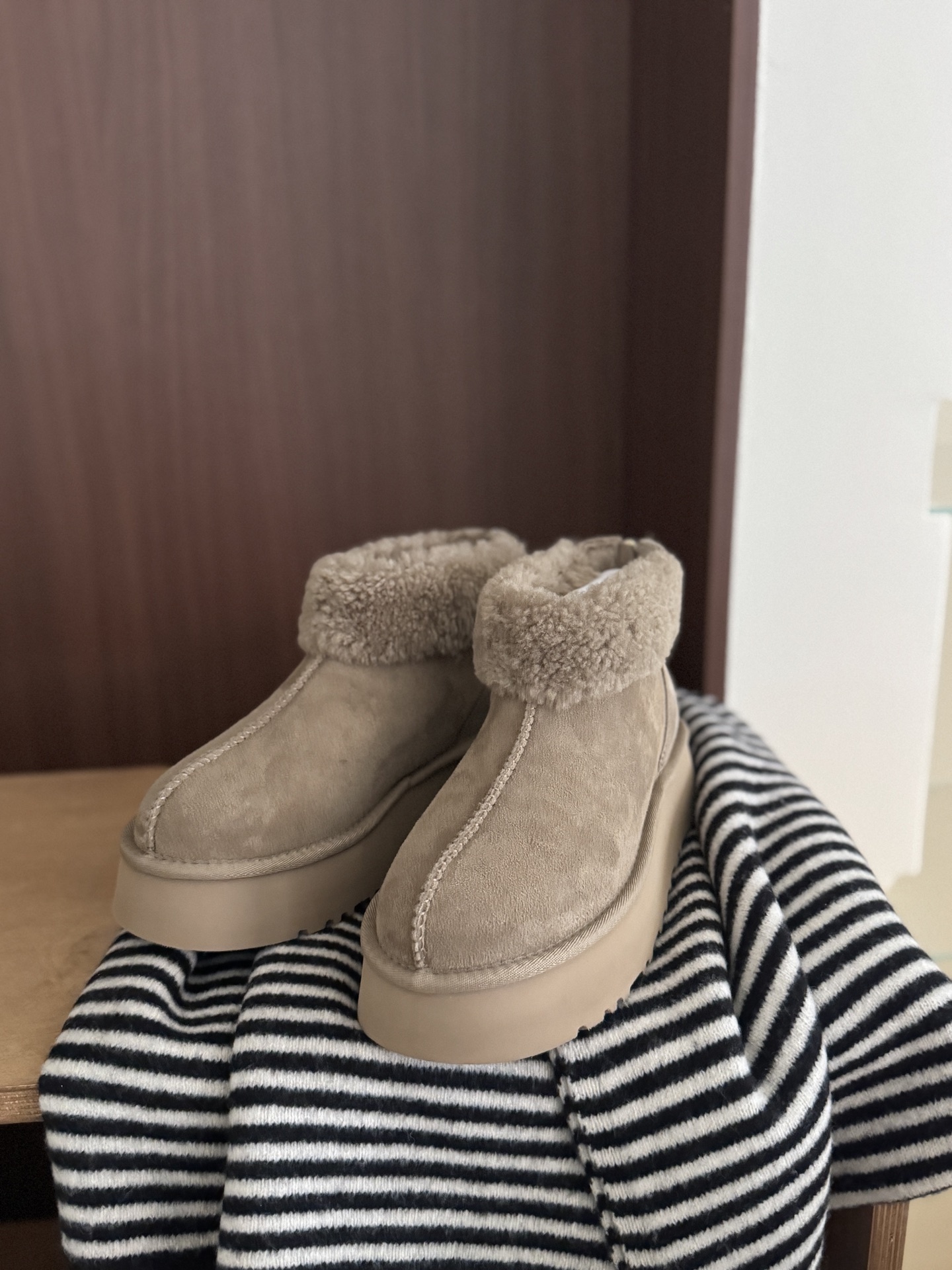🔥UGG | 泰迪卷卷毛毛靴🐻可爱毛毛鞋穿这双毛毛靴拍照包出片的有木有你就是冬日里zui甜美的girl啦