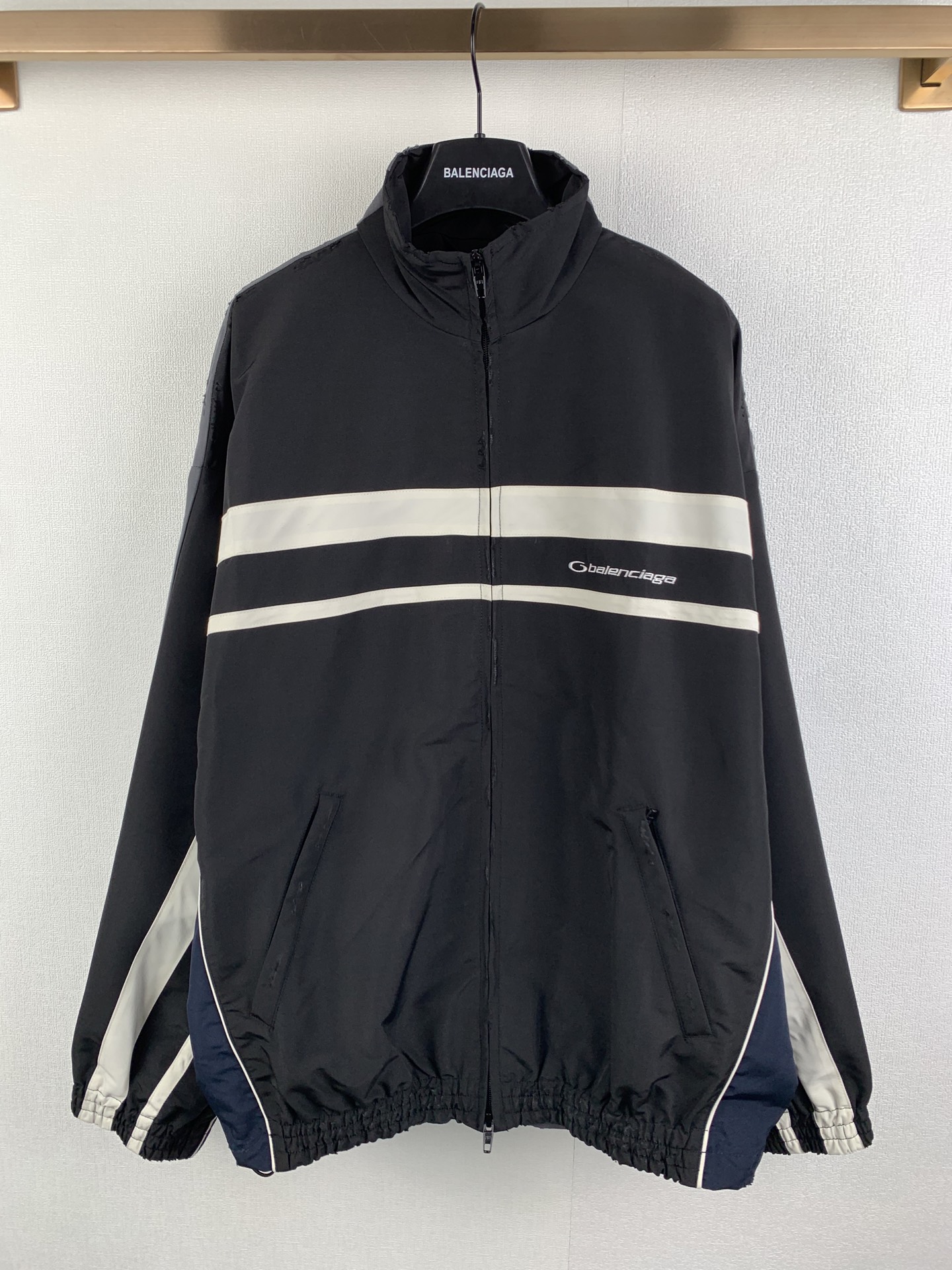 P325 (Chaqueta) Balenciaga/巴黎世家 chaqueta con paneles de colores contrastados. Original comprado por 21900 para desarrol…