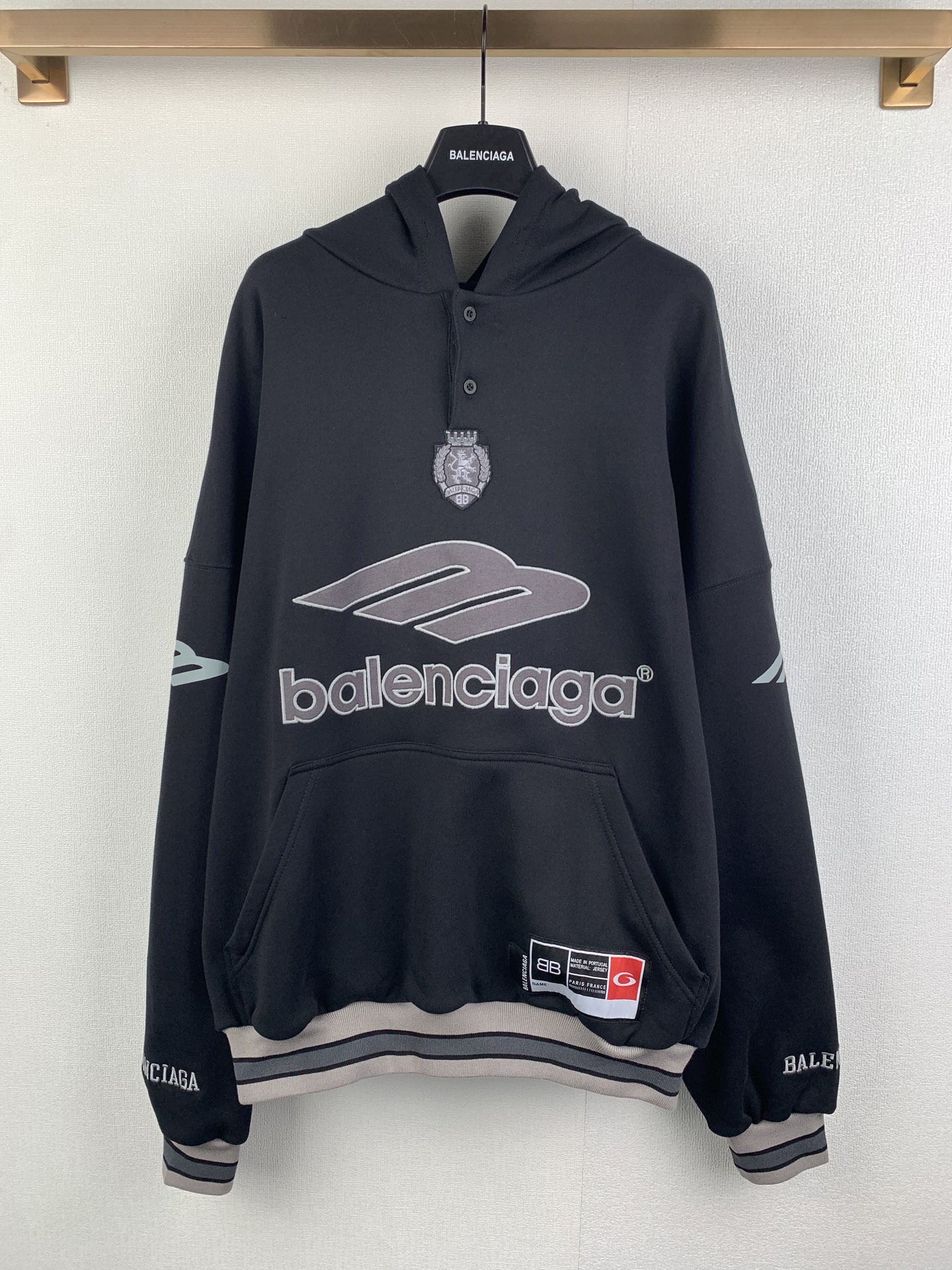 P255 BALCNEIAGA París / 3B sudadera con capucha y cuello polo Tejido: 26S doble hilo + 10S hilo de fondo de rizo invers…