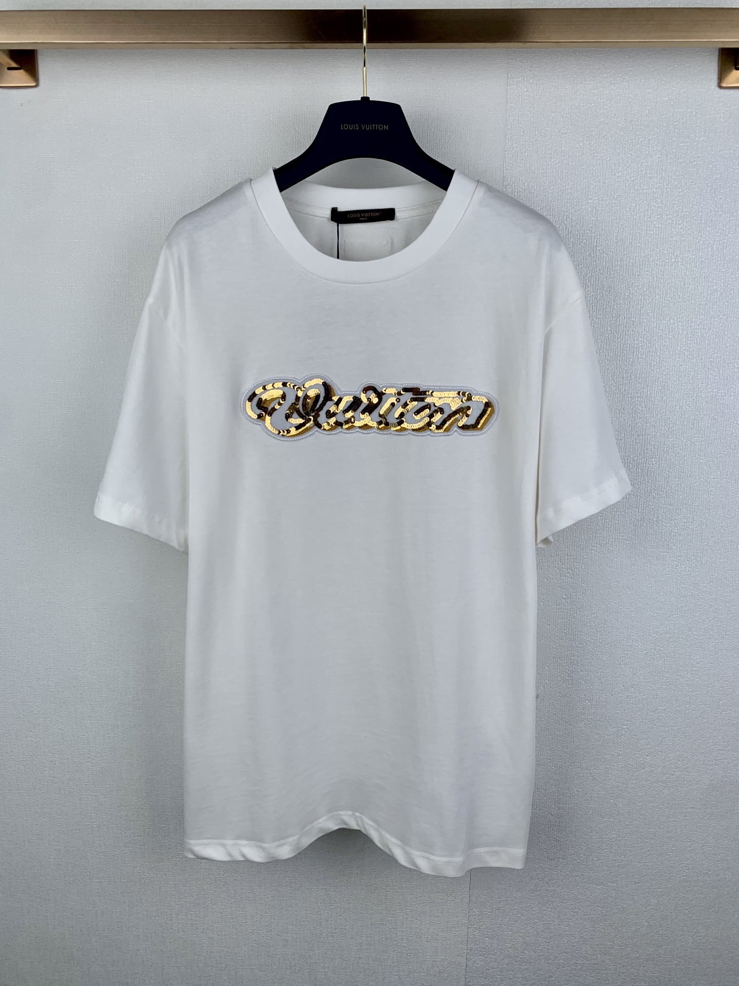 P120 LOUIS VUITTON / Louis 26ss camiseta de manga corta con letras bordadas con lentejuelas TALLA: S-M-L-XL