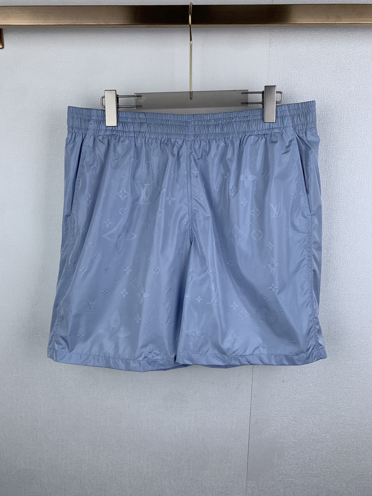 P135 LOUIS VUITTON Louis LV 26SS pantalones cortos de playa con patrón oscuro en relieve ultrasónico completamente impr…