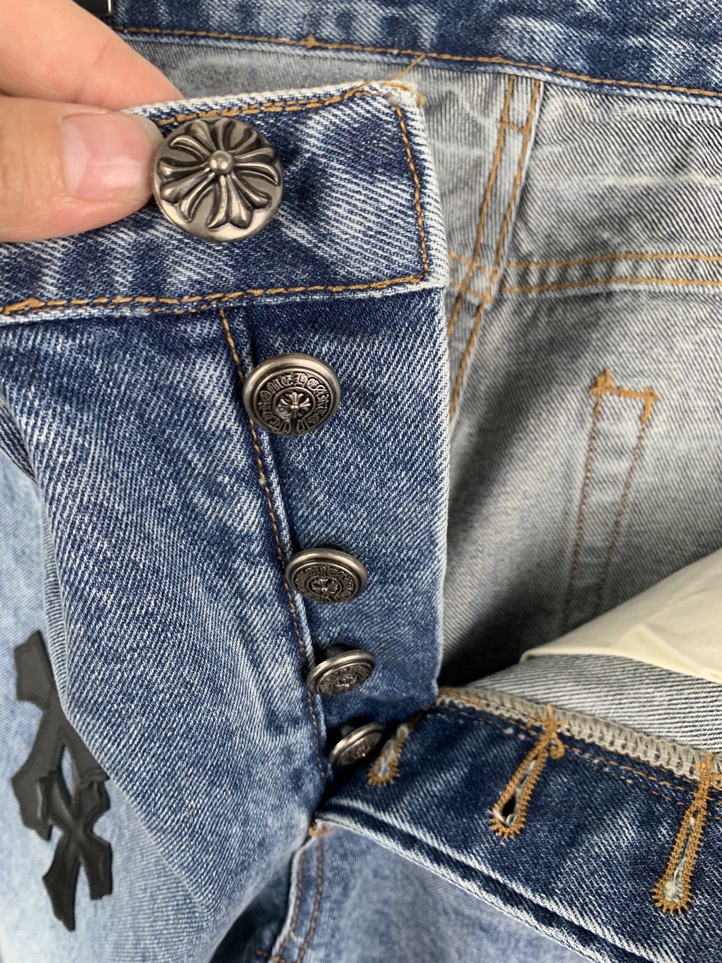 Chrome Hearts Chrome Hearts 克罗心 十字贴皮徽标牛仔裤