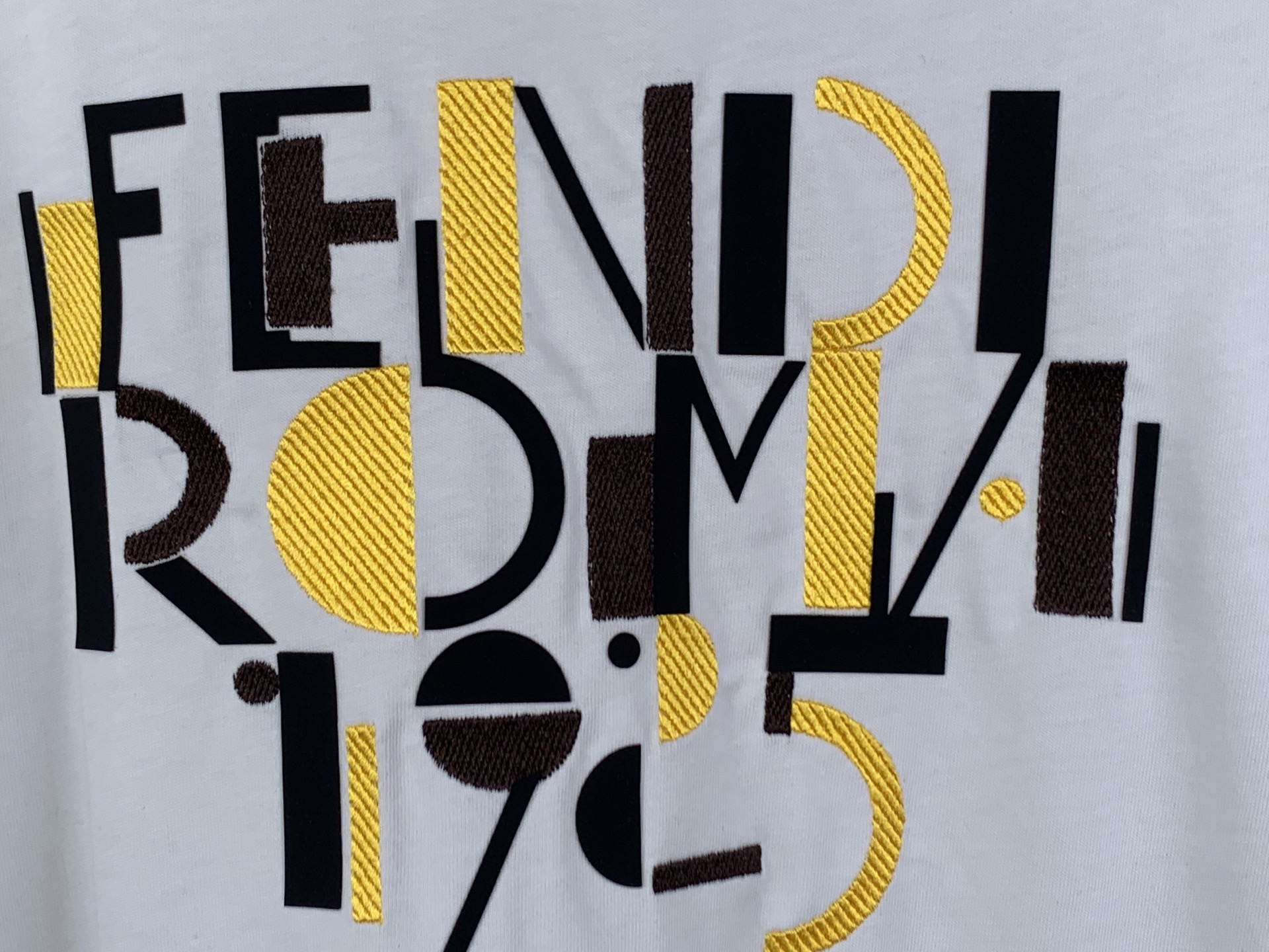 Fendi FENDI /芬迪刺绣烫图标识短袖T恤