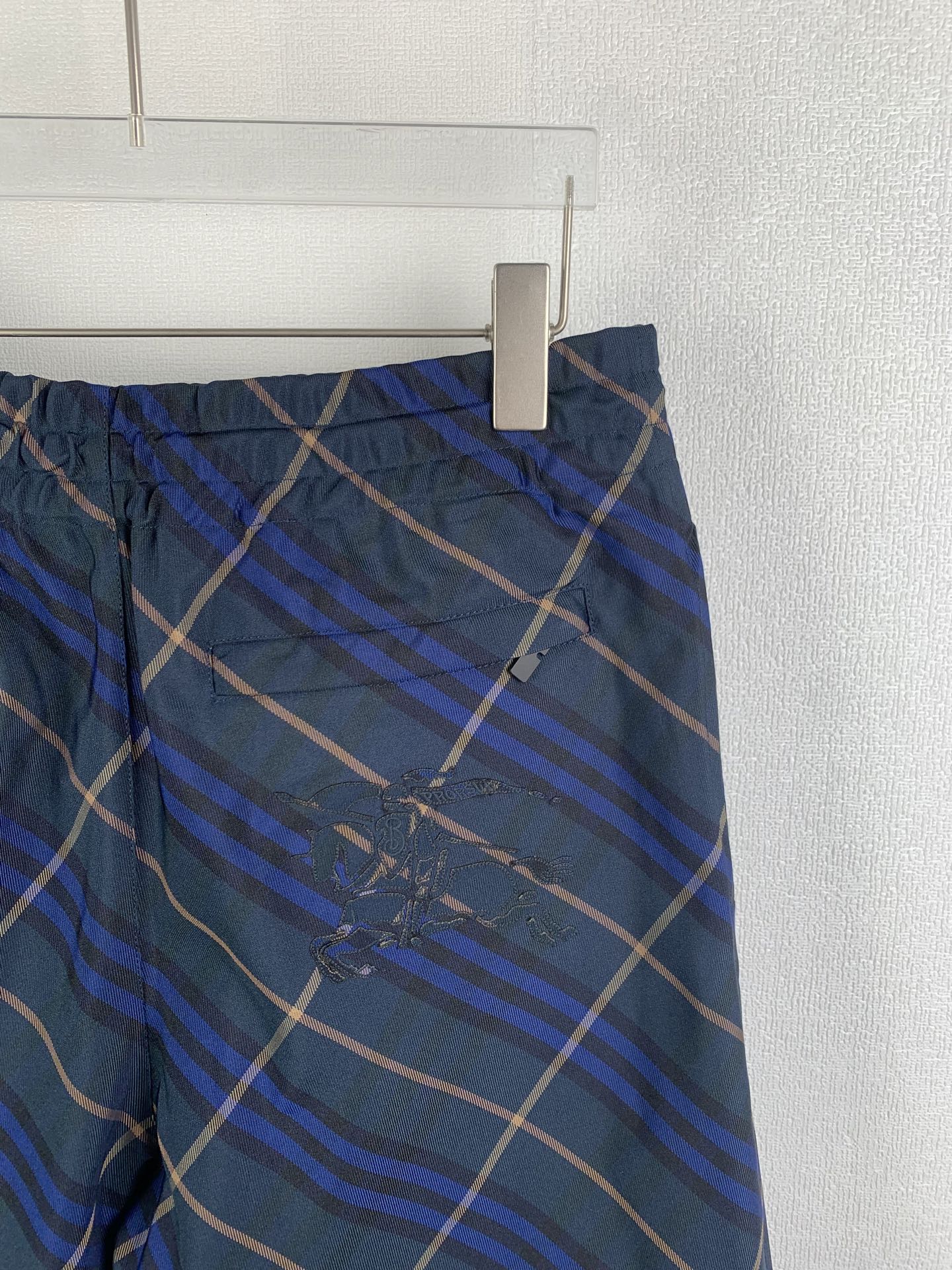 Burberry Burberry巴宝莉斜纹格战马绣花短裤