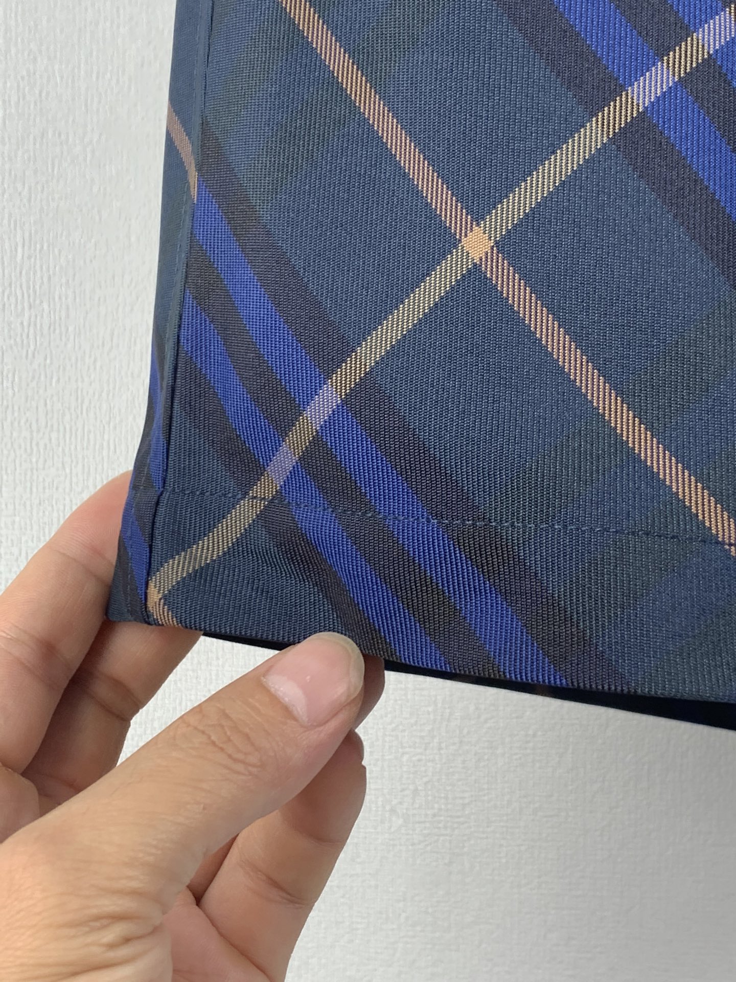 Burberry Burberry巴宝莉斜纹格战马绣花短裤