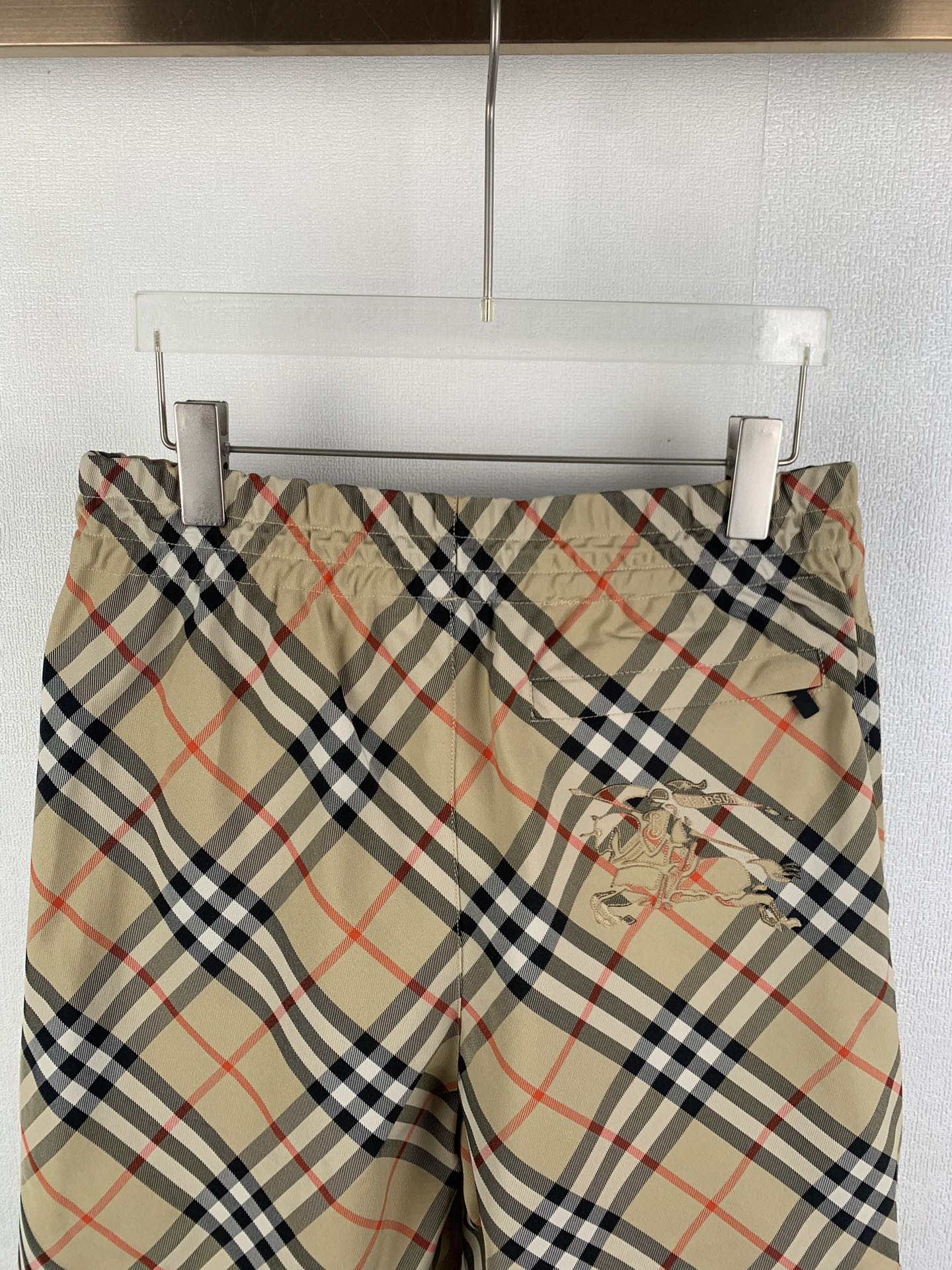 Burberry Burberry巴宝莉斜纹格战马绣花短裤
