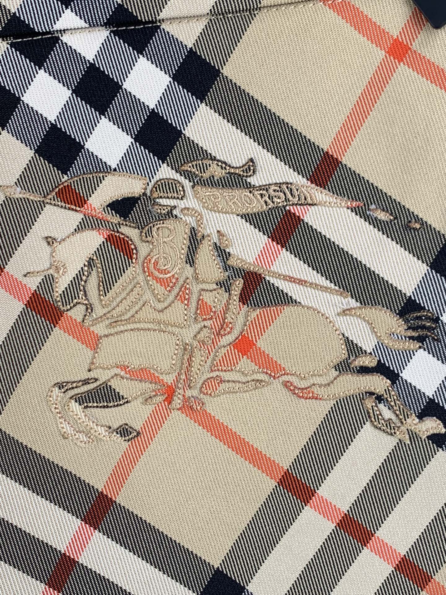 Burberry Burberry巴宝莉斜纹格战马绣花短裤