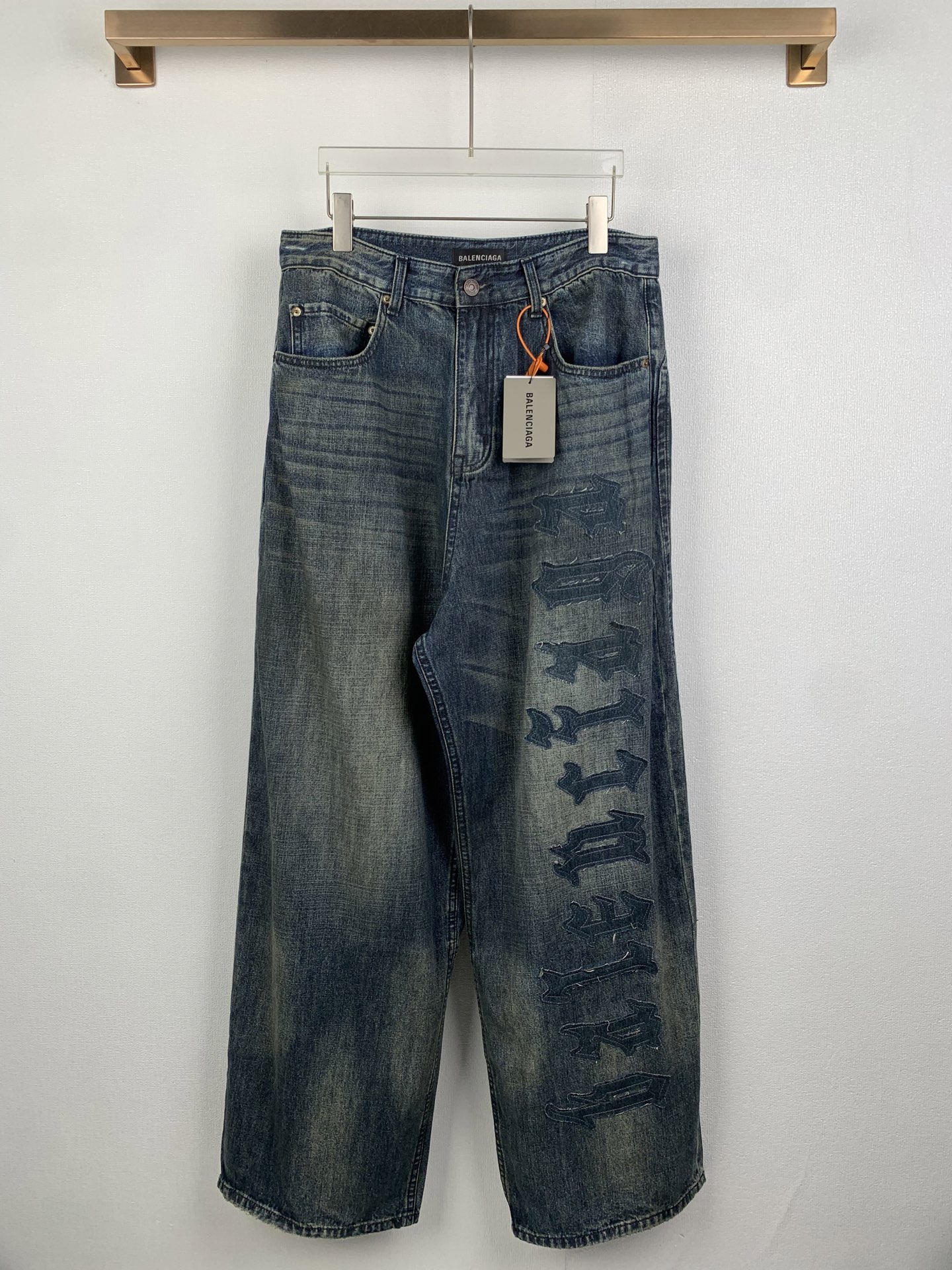 P280 BALENCIAGA/巴黎世家 Vaqueros holgados desgastados con etiqueta de letras personalizada Denim de nube de algodón ligero…