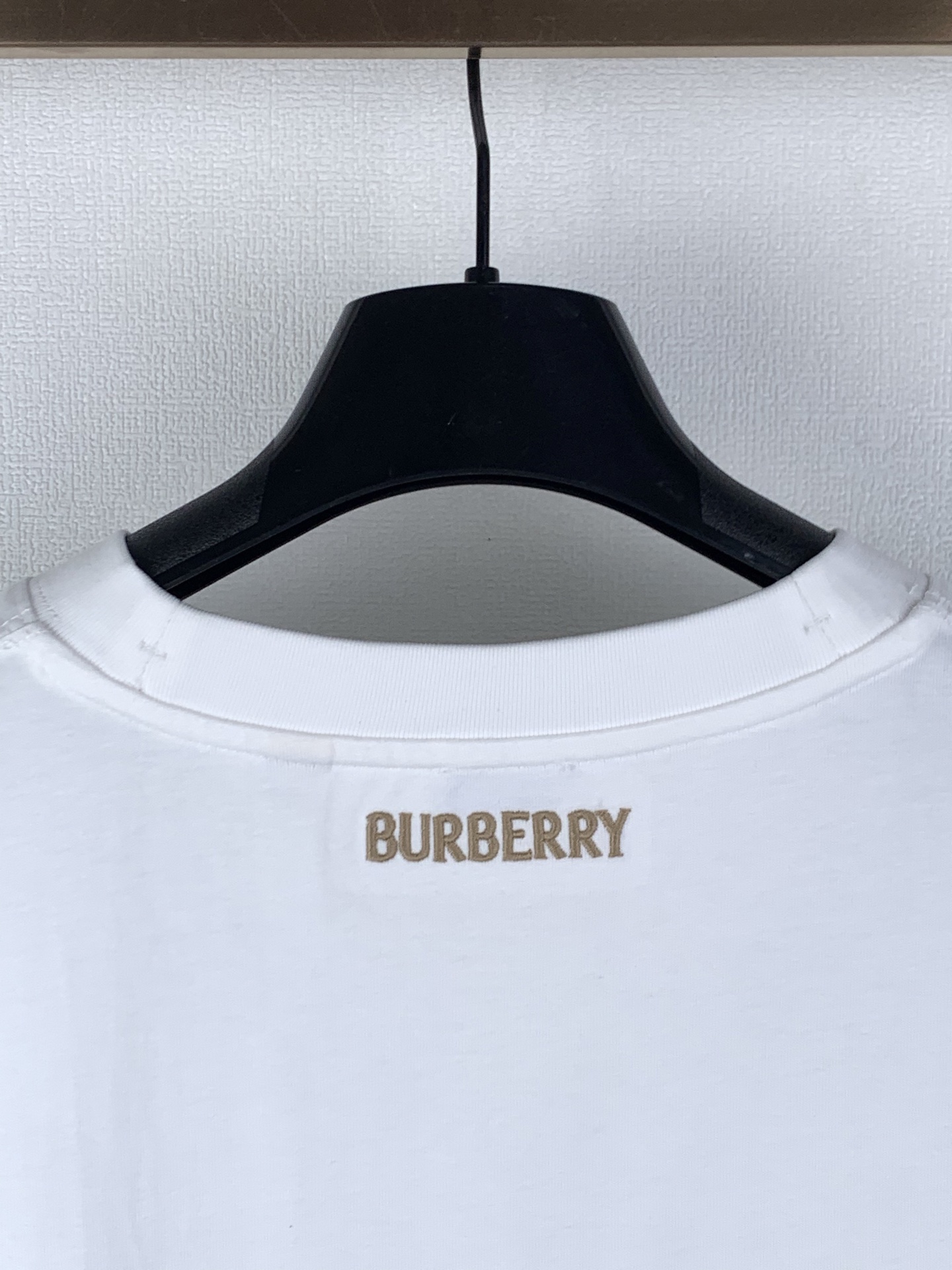 Burberry BURBERRY 巴宝莉 / 格纹袖口骑士小标棉质短袖T恤