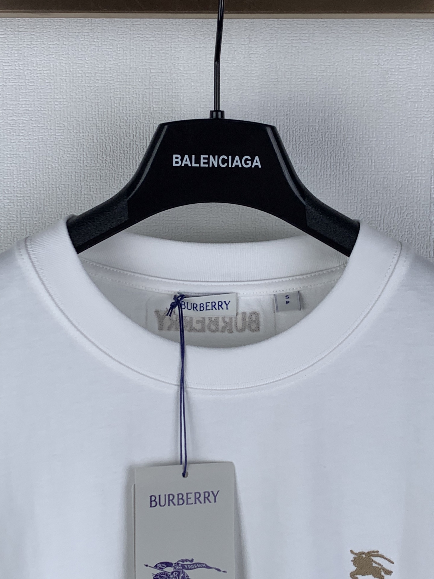 Burberry BURBERRY 巴宝莉 / 格纹袖口骑士小标棉质短袖T恤