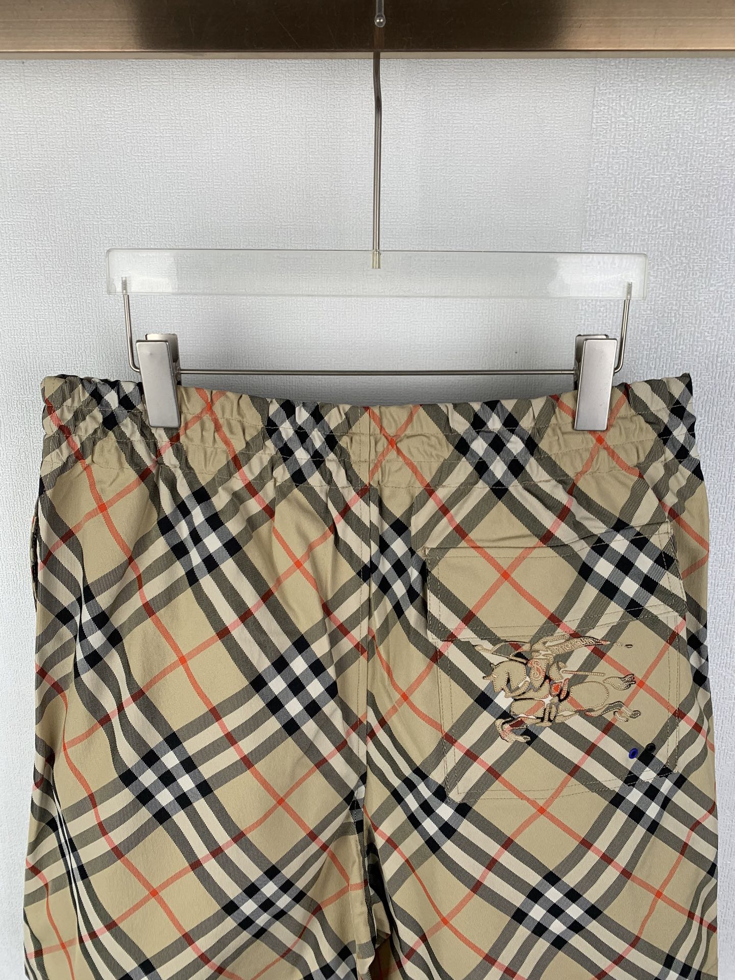 Burberry BURBERRY 巴宝莉 斜纹格战马绣花短裤双松紧扣翻盖贴袋