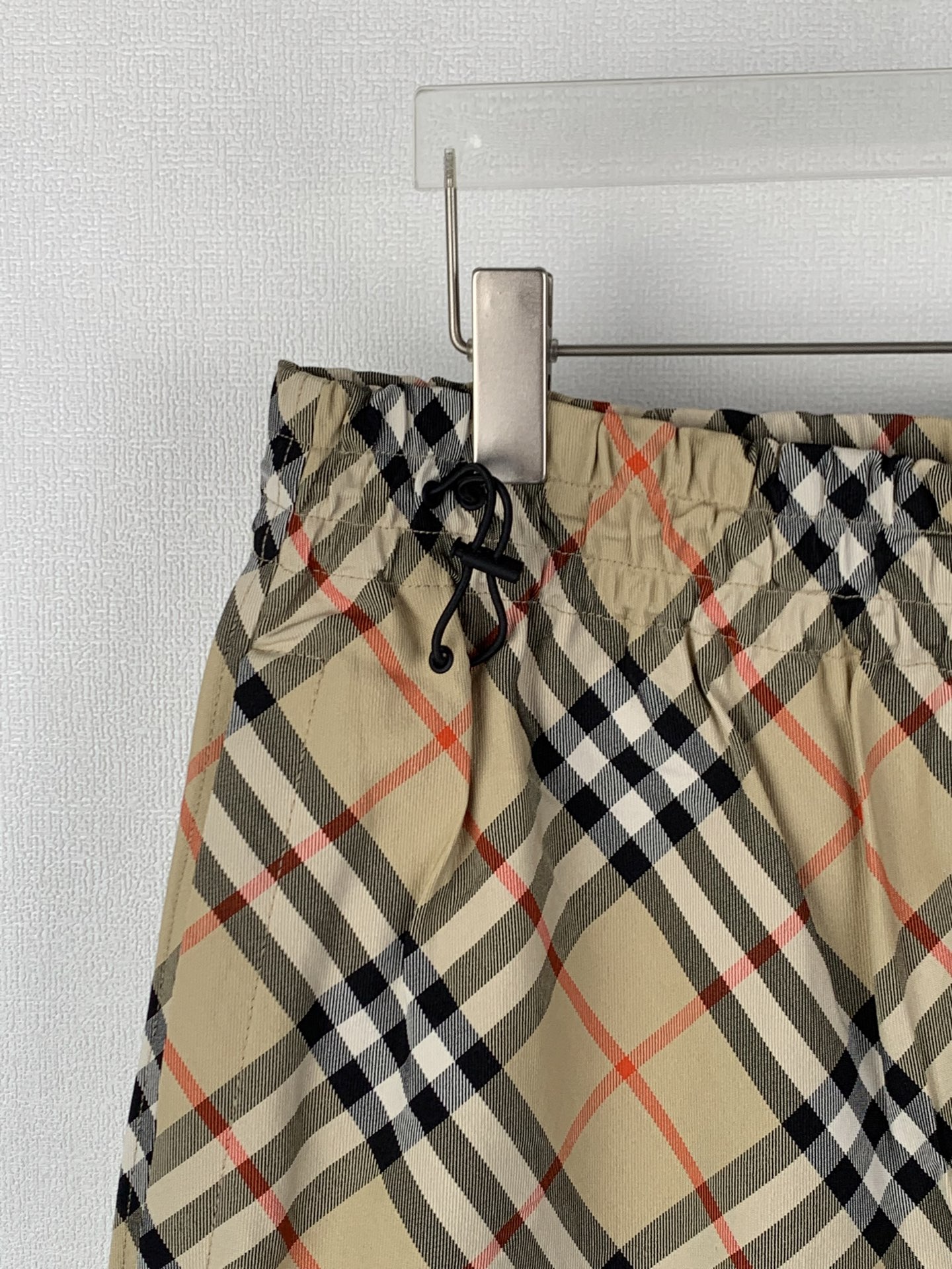 Burberry BURBERRY 巴宝莉 斜纹格战马绣花短裤双松紧扣翻盖贴袋