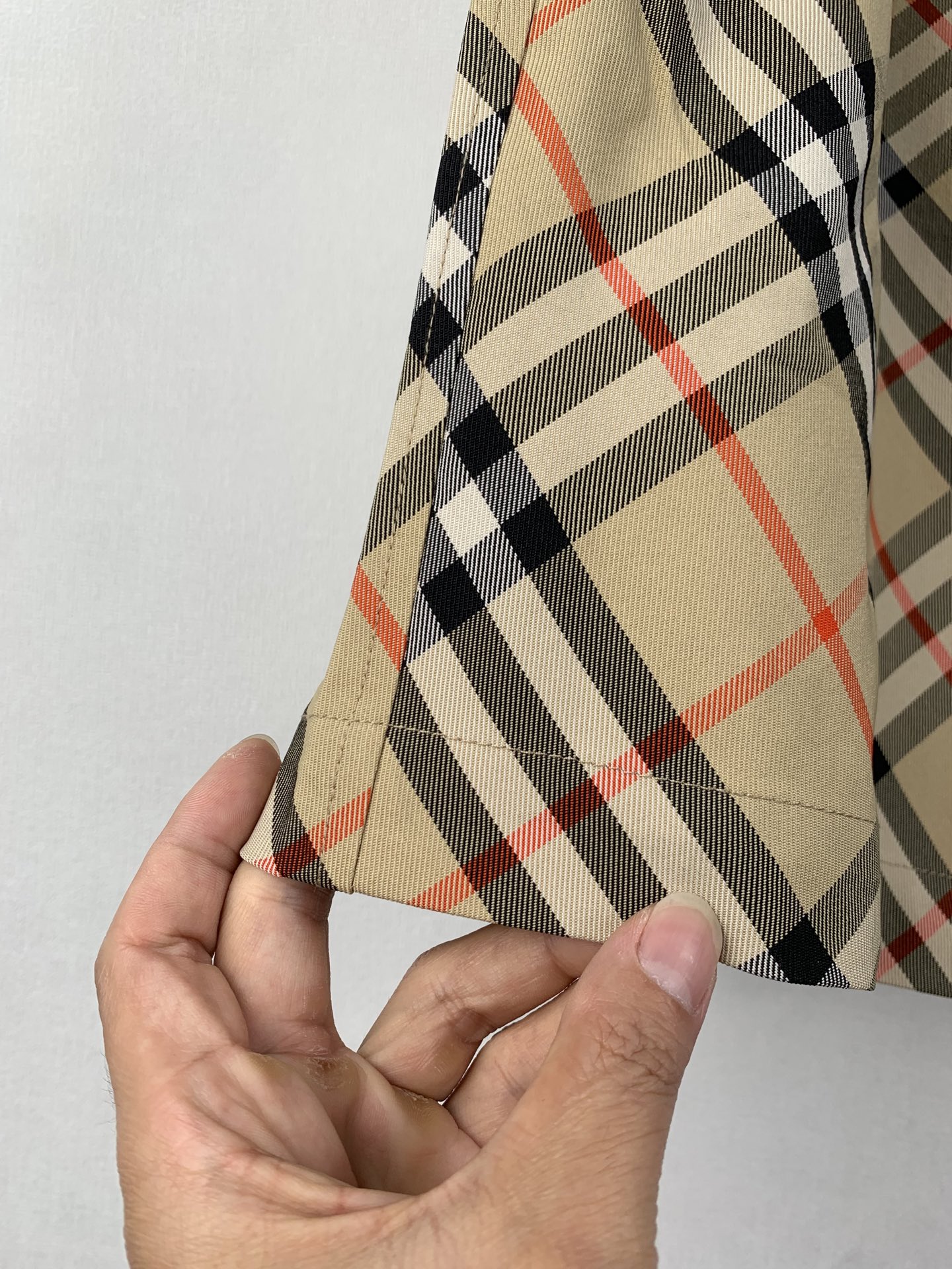 Burberry BURBERRY 巴宝莉 斜纹格战马绣花短裤双松紧扣翻盖贴袋