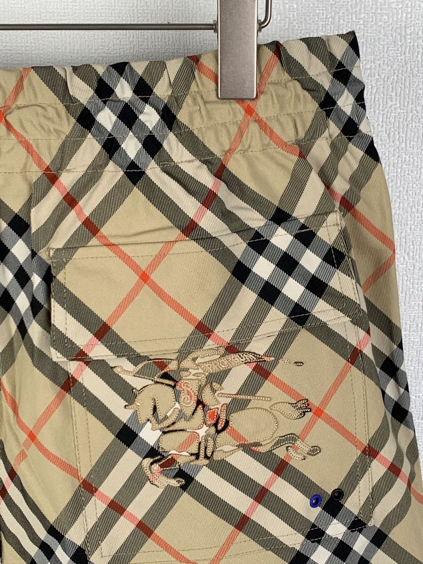 Burberry BURBERRY 巴宝莉 斜纹格战马绣花短裤双松紧扣翻盖贴袋