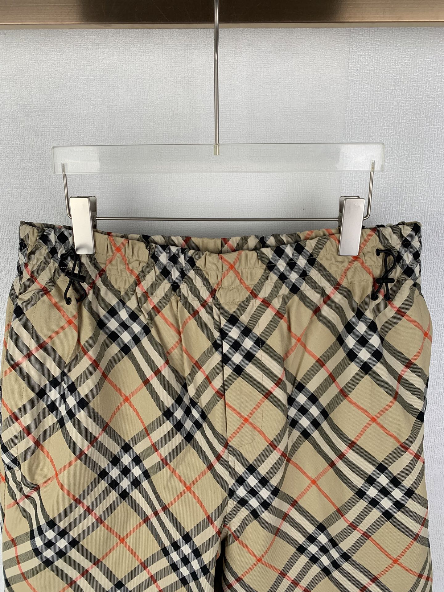 Burberry BURBERRY 巴宝莉 斜纹格战马绣花短裤双松紧扣翻盖贴袋