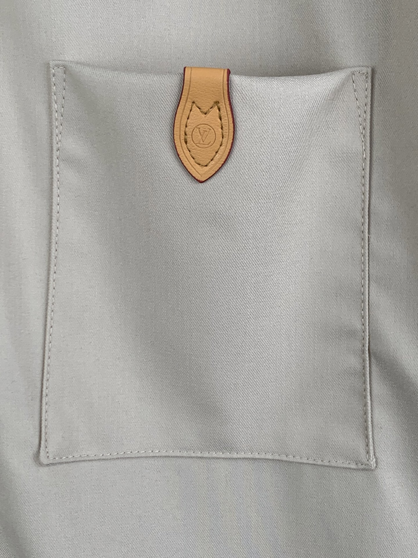 Louis Vuitton LOUIS VUITTON 路易 LV 26SS丝棉绒混纺开领标识衬衫