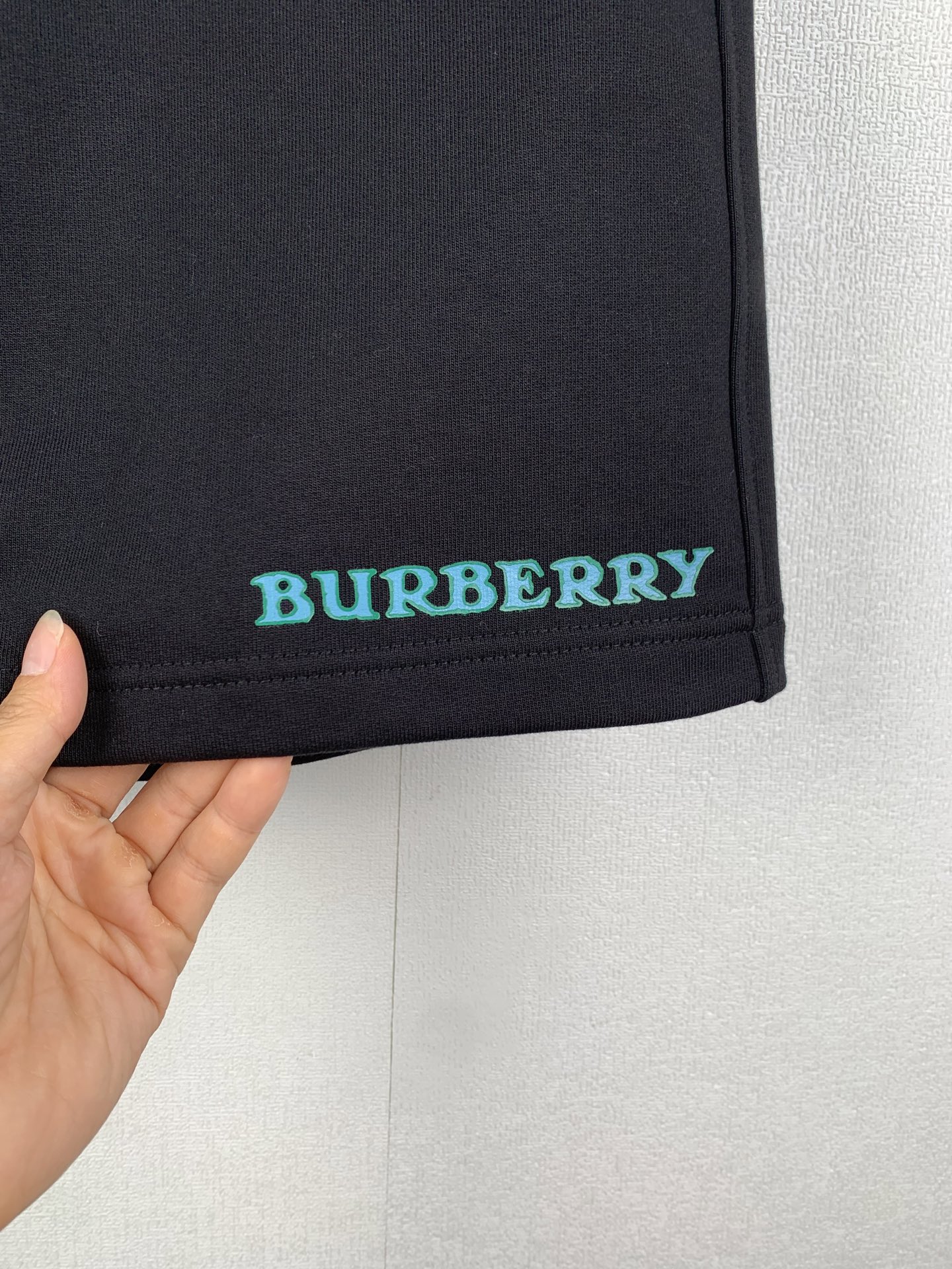 Burberry BURBERRY 巴宝莉 / 骑士标印花棉质休闲短裤