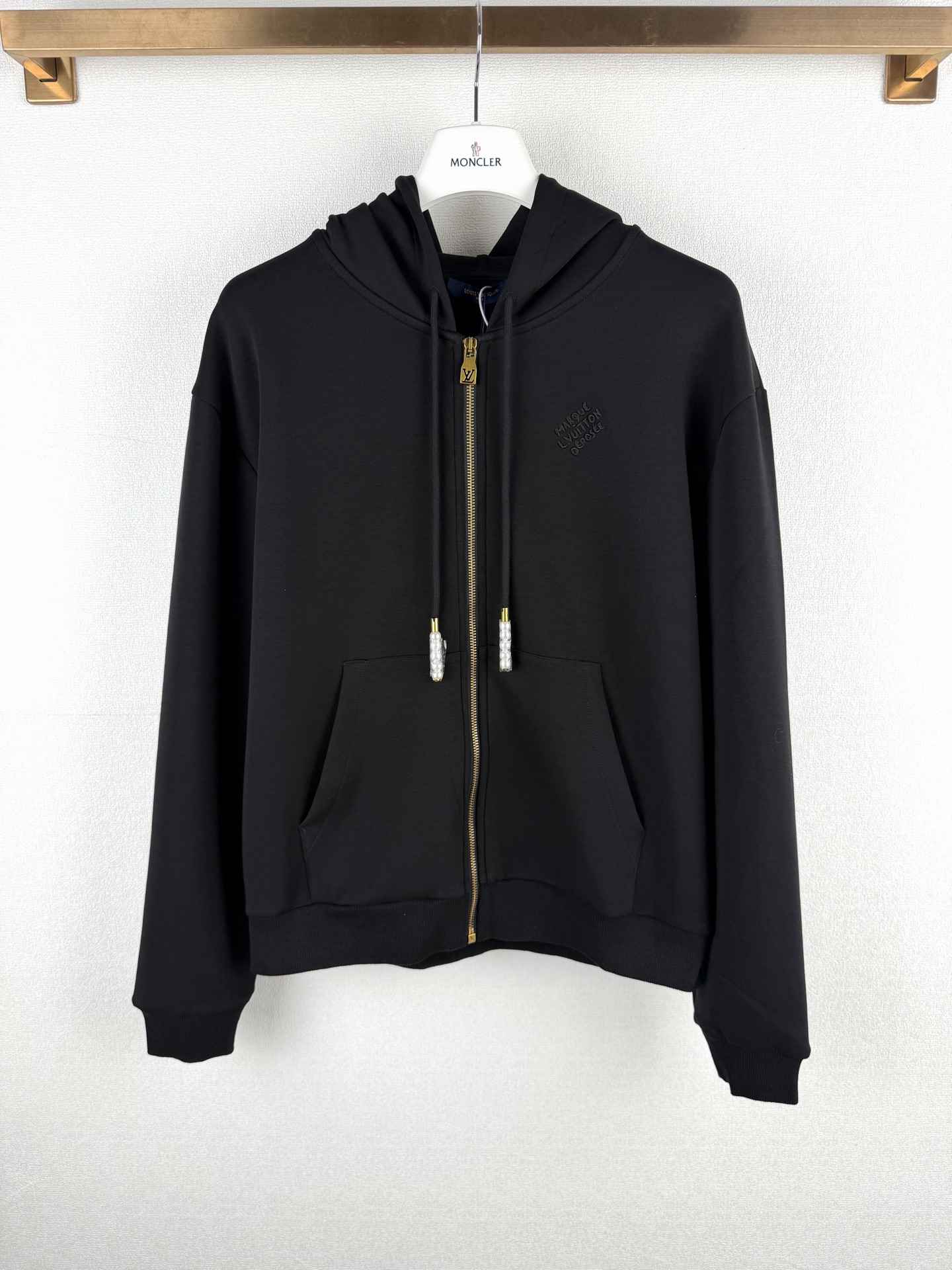 P205 LOUIS VUITTON 路易 LV 24FW Sudadera con capucha de punto con cremallera y bordado. Comprada original por 11900 para …