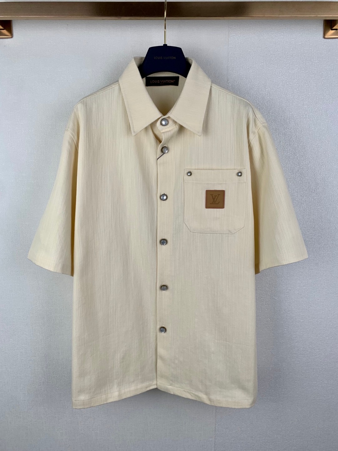 P200 LOUIS VUITTON 26SS camisa de manga corta de mezcla de seda de morera, comprada original por 10800 para desarrollo,…