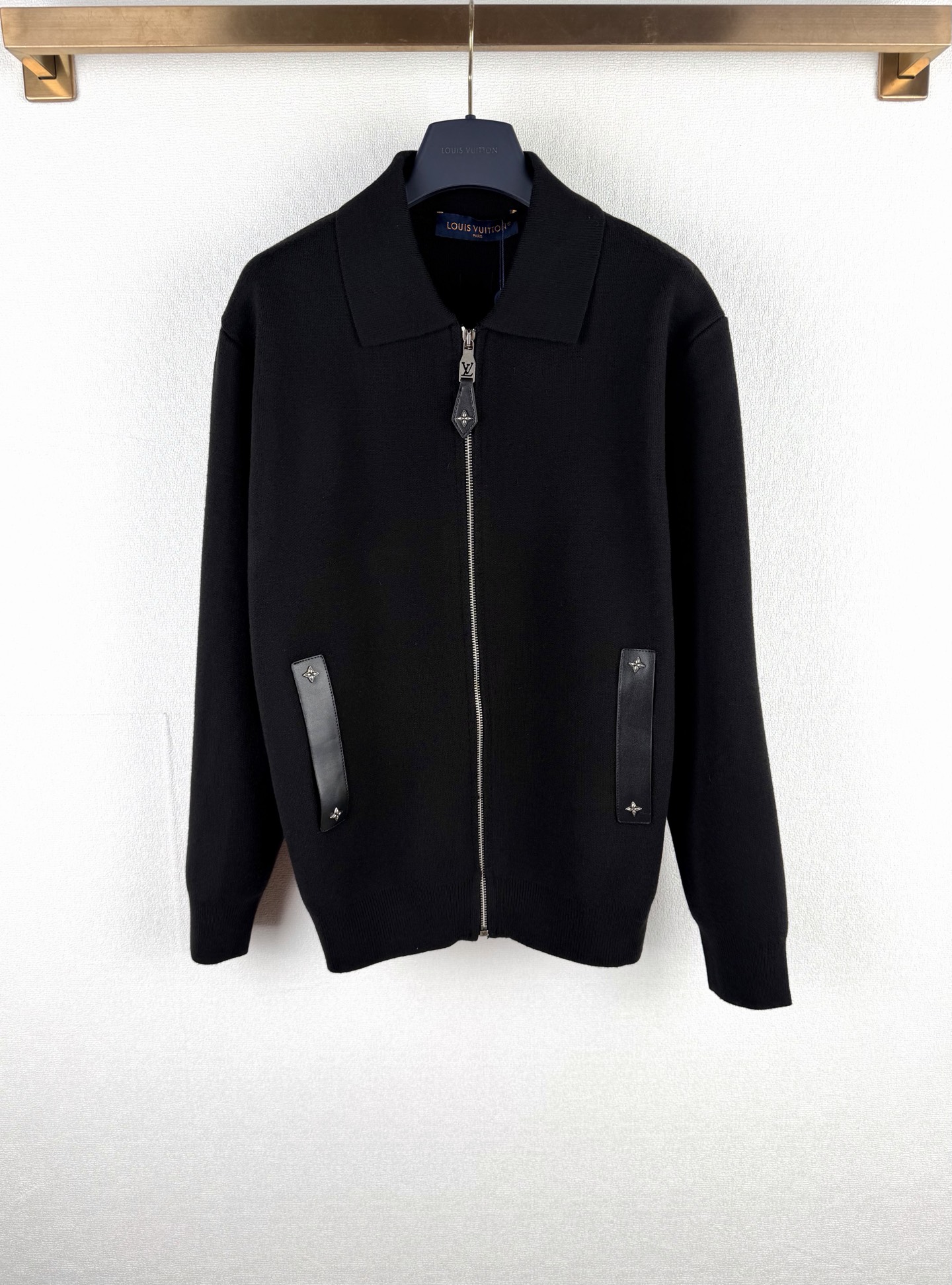 P230 LOUIS VUITTON 路易 LV 25SS Chaqueta de punto de cuero con cinturón. Comprada original por 21700 para desarrollo, mez…