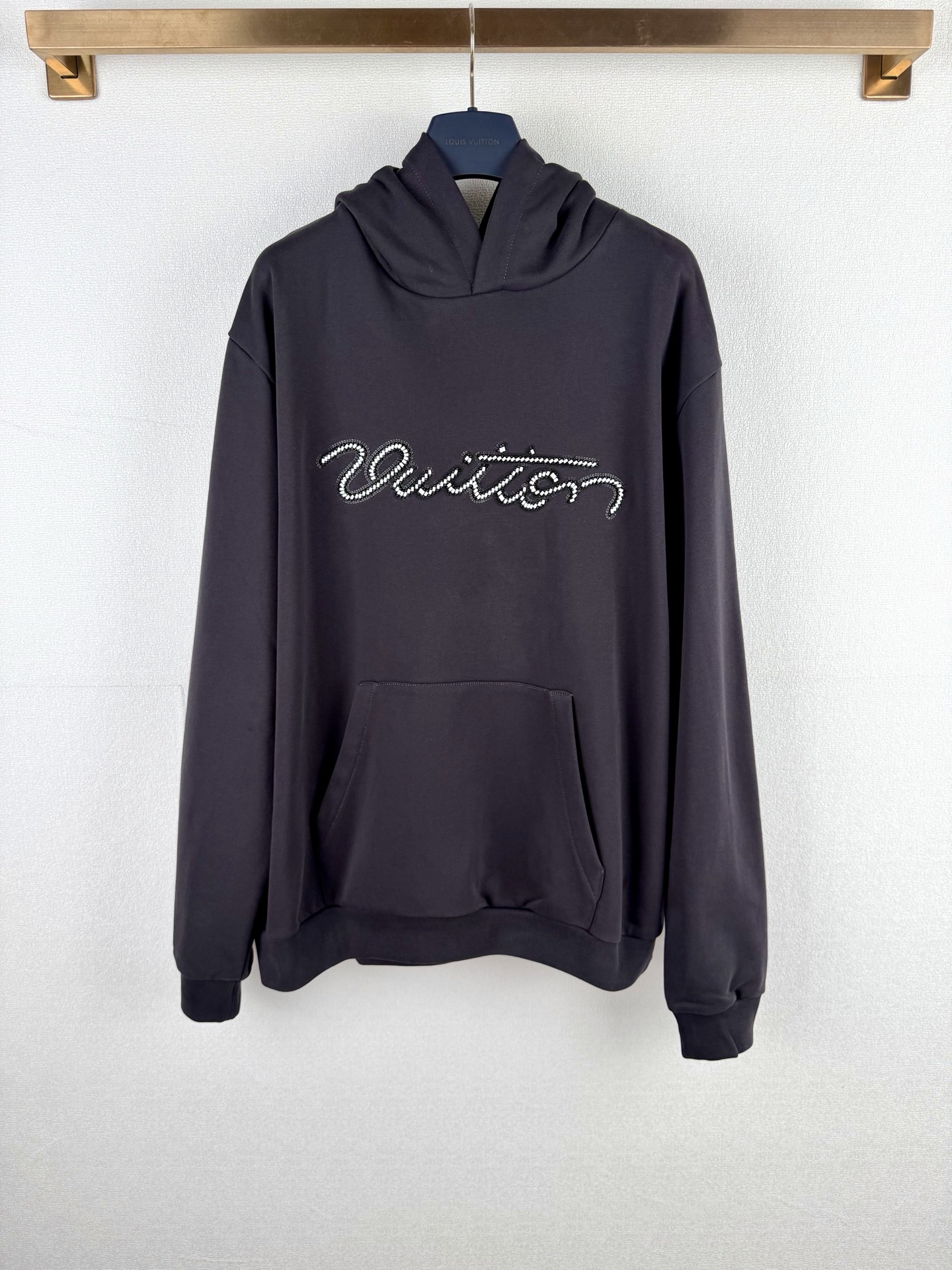 P180 LOUIS VUITTON 路易 LV 26SS Sudadera con capucha bordada con cuentas y decoración. Comprada original por 13200 para d…