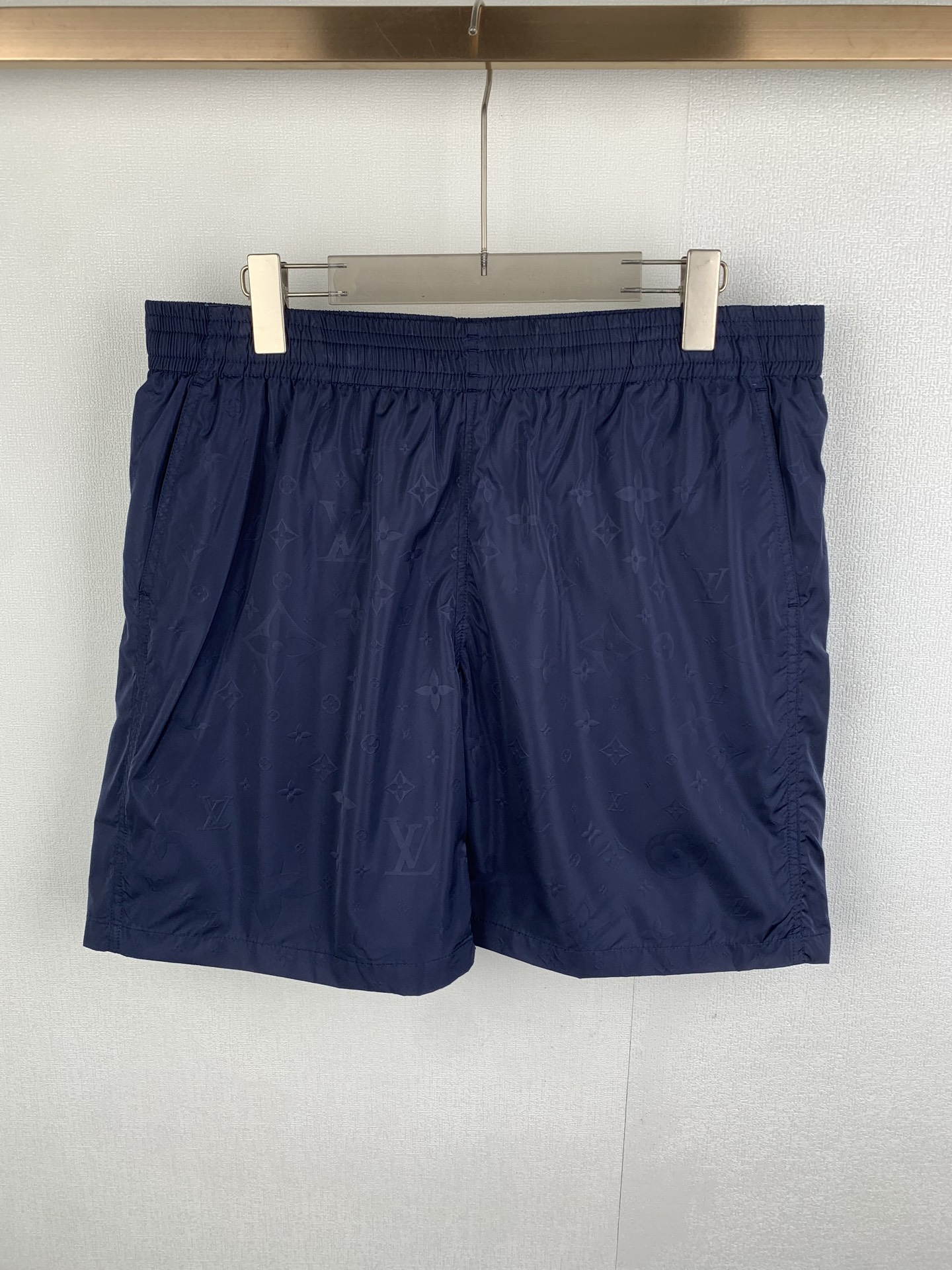 P130 【Nuevo color】 LOUIS VUITTON 路易 LV 26SS Shorts de playa con estampado completo y gofrado ultrasónico oscuro 【Nueve …