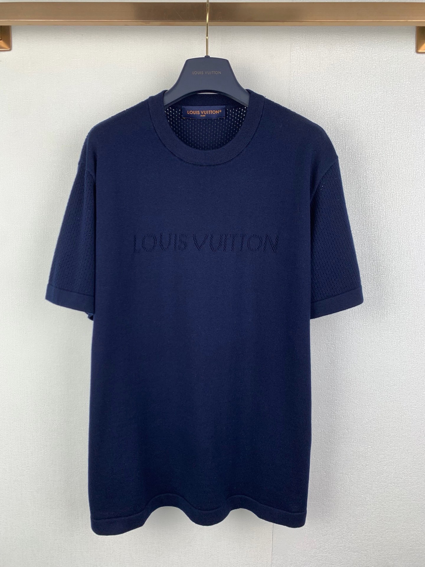 P140 LOUIS VUITTON 路易 LV 26ss 镂空字母logo标识短袖针织衫 size：S M L XL
