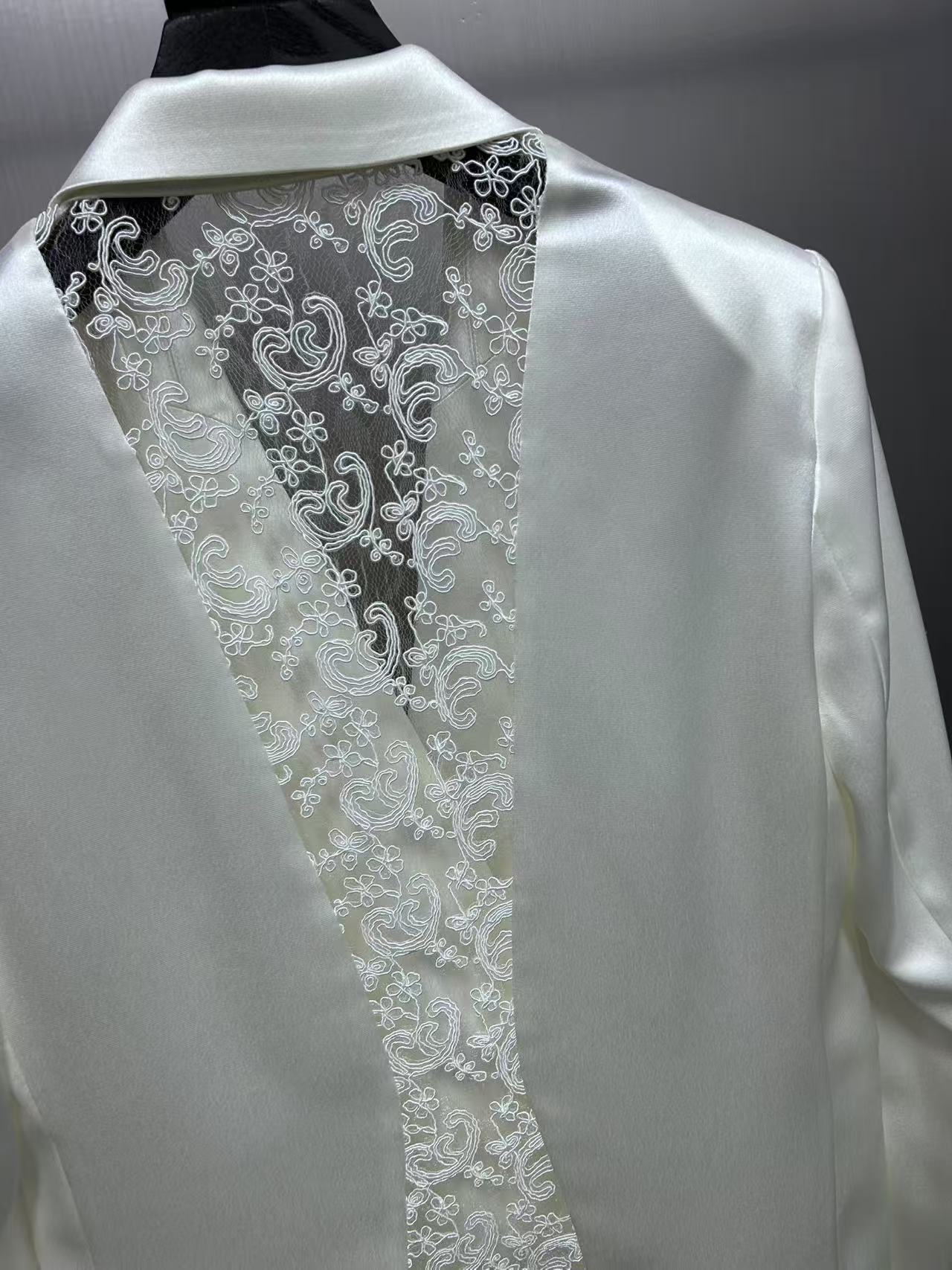 Yves Saint Laurent White Lace-Back Blazer - Pearl Luster, Stunning Design 7 i1745468149488 9300 0 5