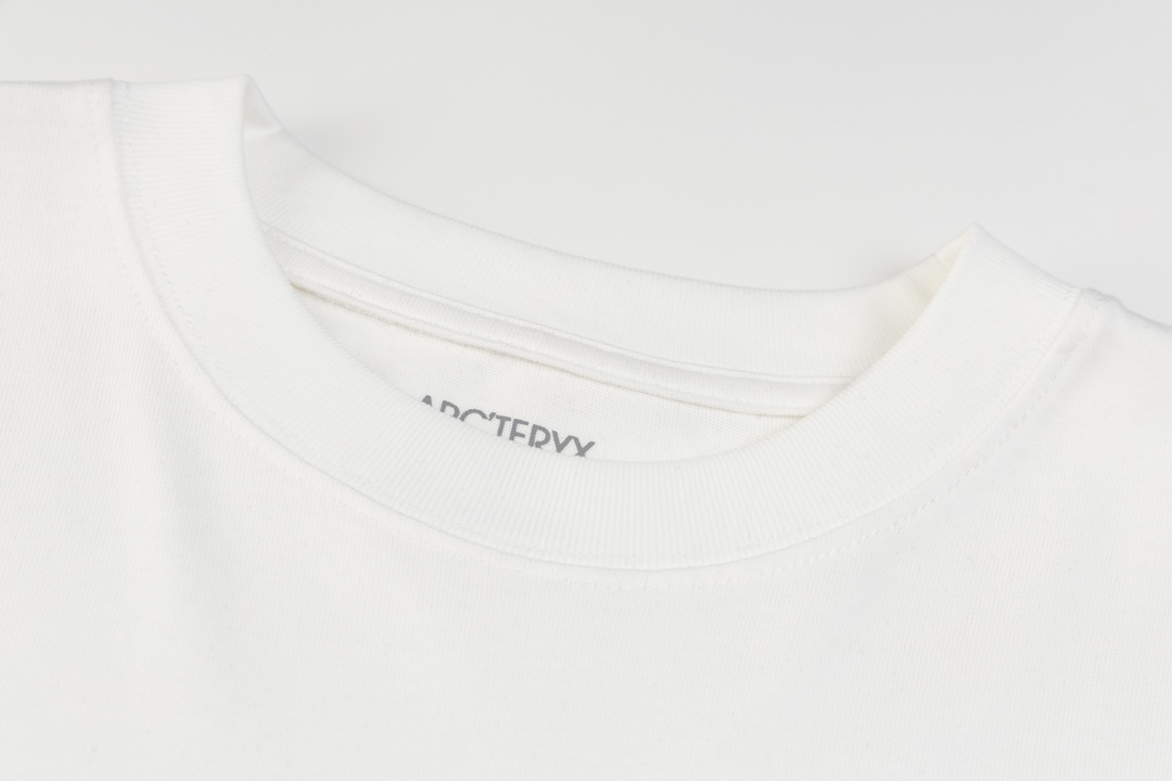Ayc Teryx 2024 FW Short Sleeves T-shirts: High-End Fabric, Black & White, Multiple Sizes - 图片 3