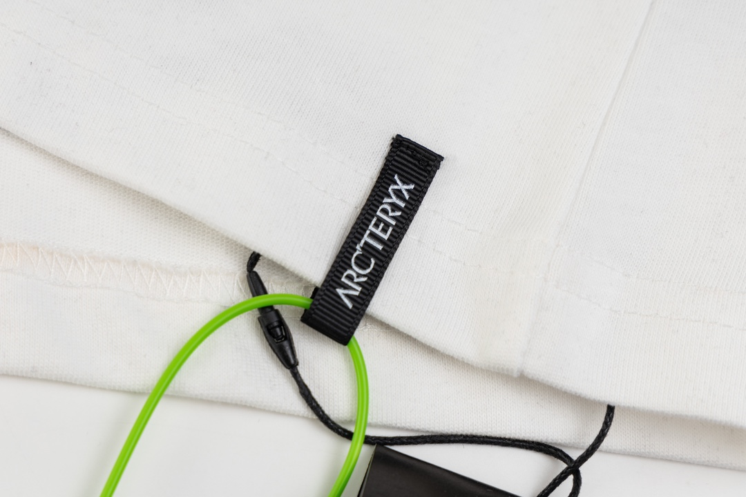 Ayc Teryx 2024FW Short Sleeve T-shirt with Bird Logo Stamp, High-End Fabric. - 图片 8