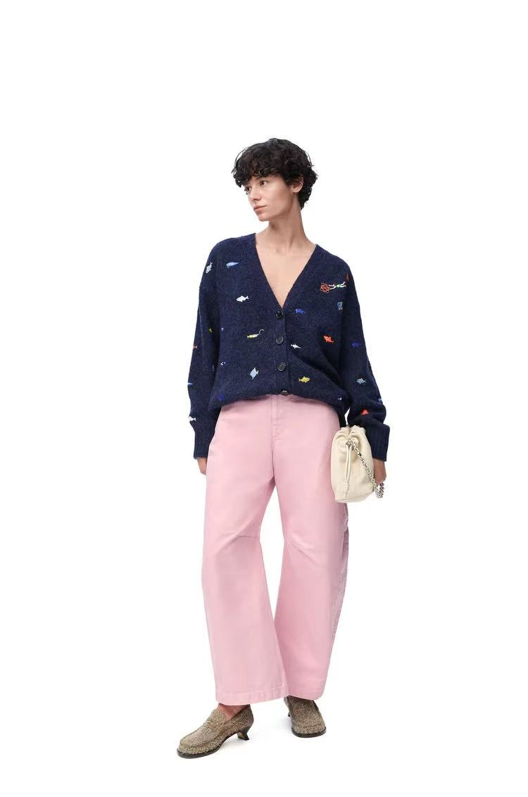 NO:313614,[Love] New [Love]!  The latest LOE 25NEW joint limited series embroidered knitted mid-length cardigan. Size SML.,,loewe,alexander wang19860909[爱心]新款[爱心]！最新LOE 25NEW 联名限定系列刺绣针织中长款开衫.尺码SML.,,loewe,alexander wang,Women's clothing