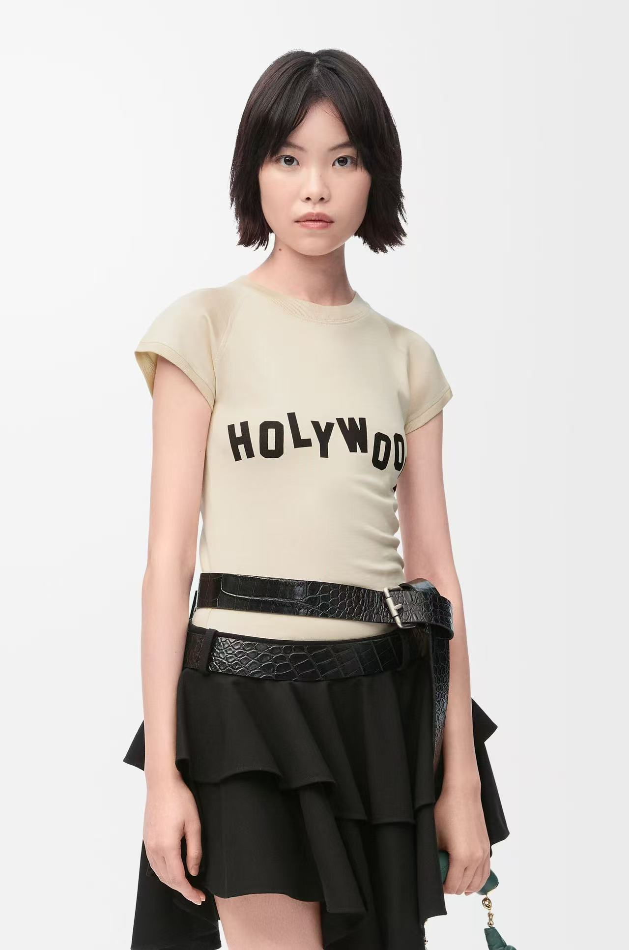NO:321797,[Love] New [Love]!  Latest LOE 25NEW Little Flying Sleeve Letter Print T-shirt. Color beige, black. Size SML..,,loewe,tees, t-shirt,alexander wang19860909[爱心]新款[爱心]！最新LOE 25NEW 小飞袖字母印花T恤.颜色米色、黑色.尺码SML..,,loewe,tees，t-shirt,alexander wang,Women's clothing