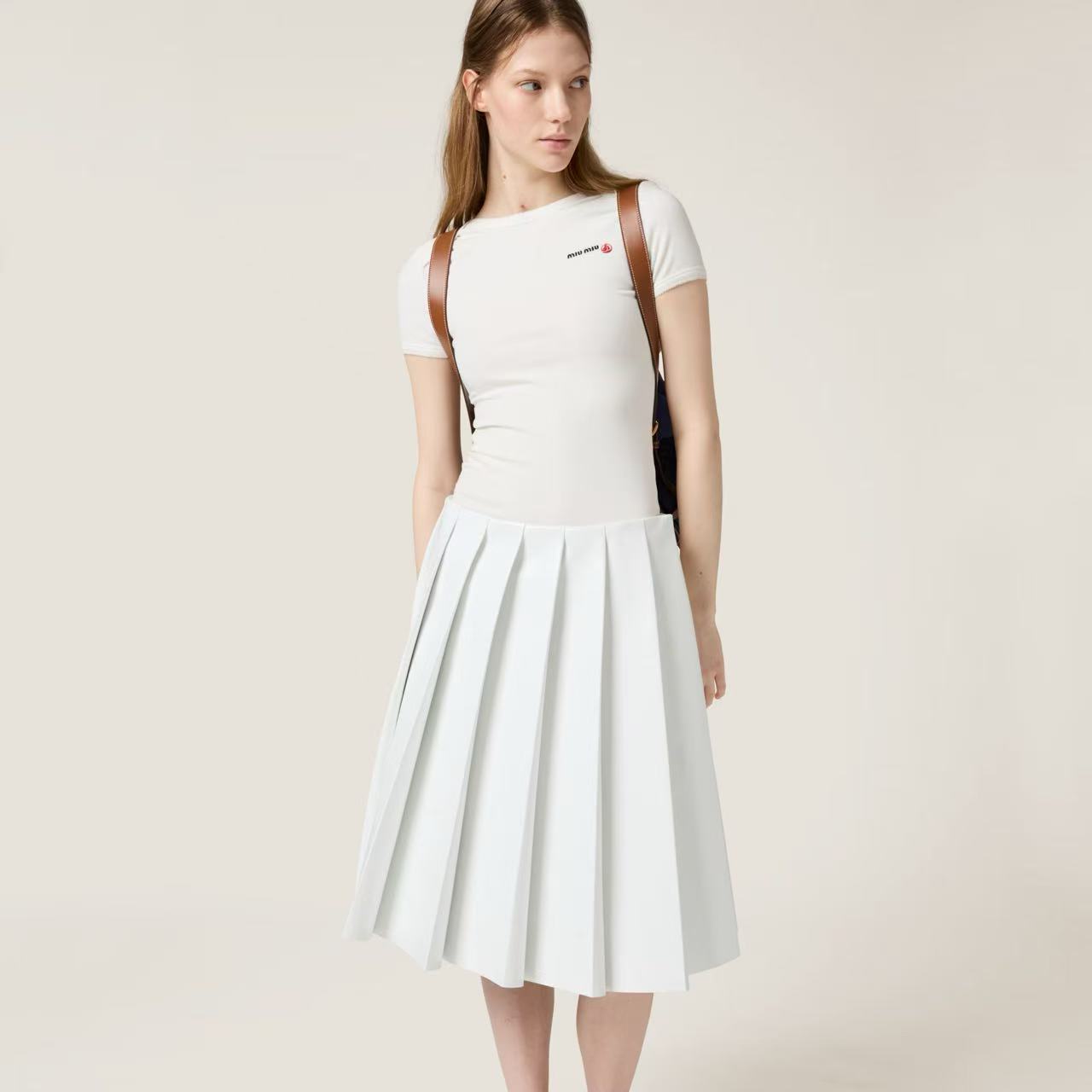 NO:324725,[Love] New [Love]!  Latest MIU 25NEW lace cross-neck girlish style T-shirt. Size SML..,,miumiu,tees,t-shirt,alexander wang19860909[爱心]新款[爱心]！最新MIU 25NEW 花边交叉领少女风T恤.尺码SML..,,miumiu,tees，t-shirt,alexander wang,Women's clothing