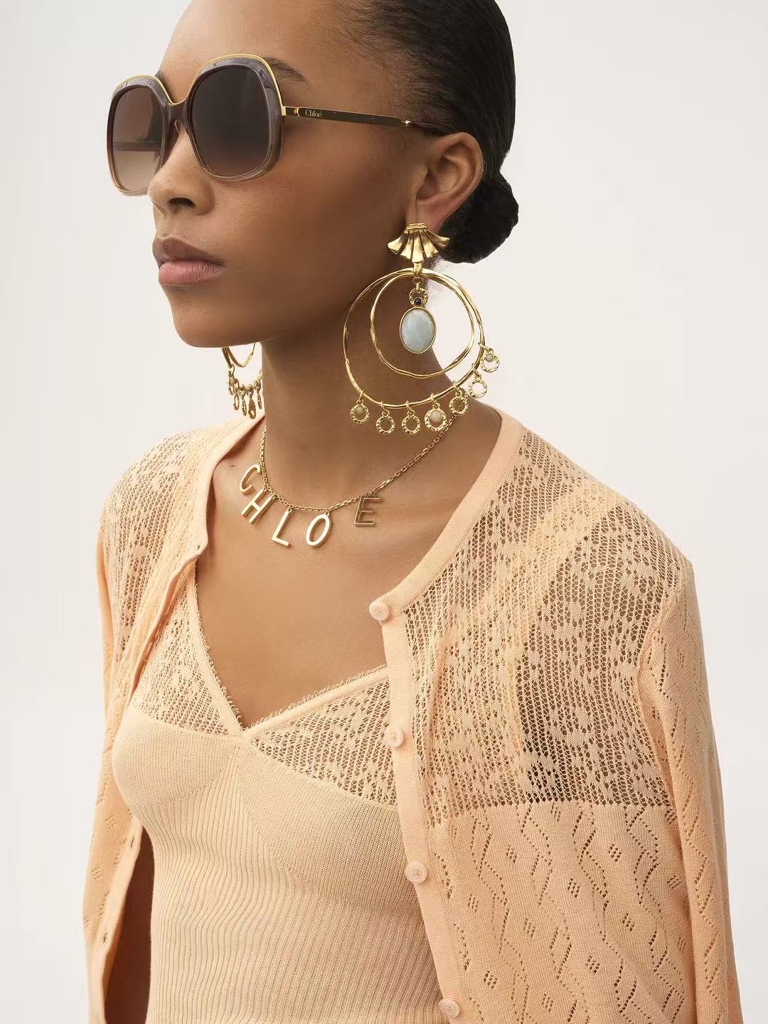 NO:425098,Vest. Cardigan [Love] New Style [Love]!  Latest CHLOE 25NEW hollow knitted knitted vest + cardigan. Size SML..., chloe,loewe,alexander wang19860909背心.开衫[爱心]新款[爱心]！最新CHLOE 25NEW 镂空针织针织背心+开衫.尺码SML..,,chloe,loewe,alexander wang,Women's clothing