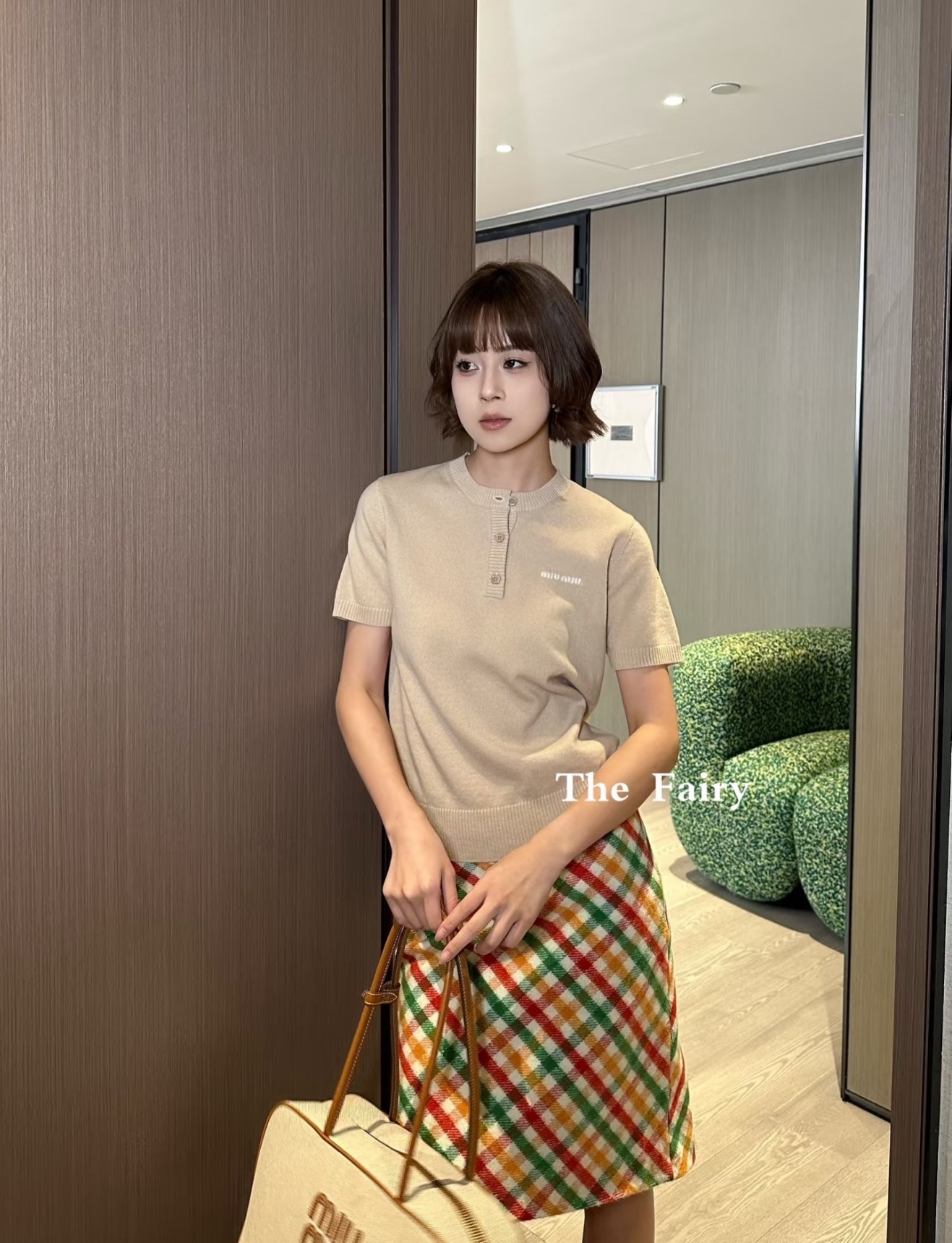 NO:621536,[Love] New style [Love]!  The latest MIU 25NEW letter jacquard button short-sleeved sweater. Size SML.P,,miumiu,T-shirt,alexander wang19860909[爱心]新款[爱心]！最新MIU 25NEW 字母提花纽扣短袖针织衫.尺码SML.P,,miumiu,T-shirt,alexander wang,Women's clothing