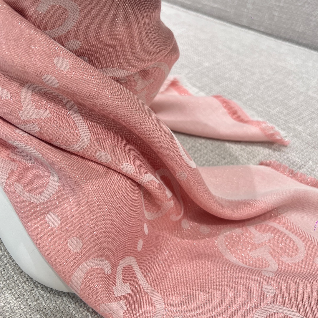 Gucci Pink Gold Silver Thread Jacquard Wool Silk Scarf Shawl 140x140cm 3 i1708457701 6413 1