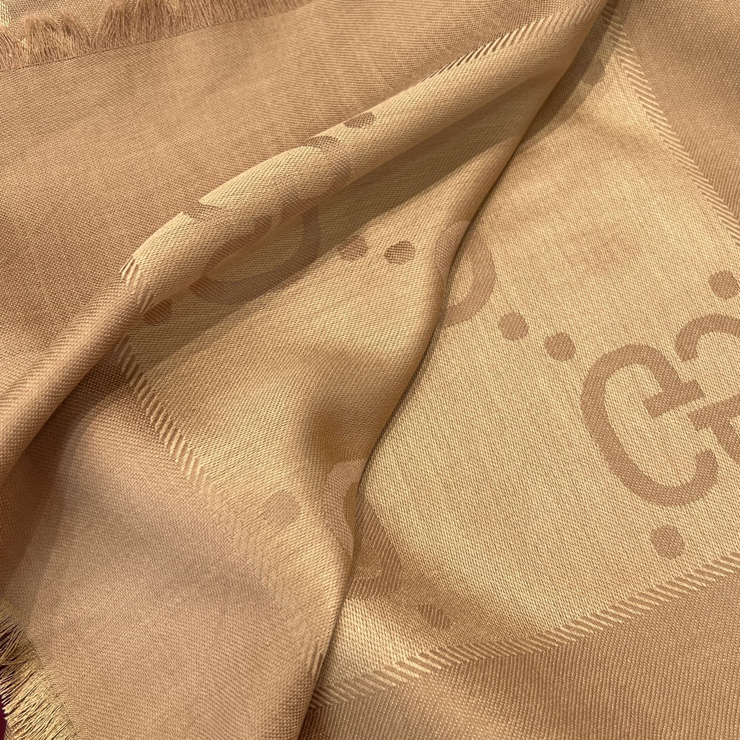 Gucci Beige Jacquard Shawl 60% Silk 40% Wool 140x140cm with Fringed Edges 5 i1736709073536 7037 0 3