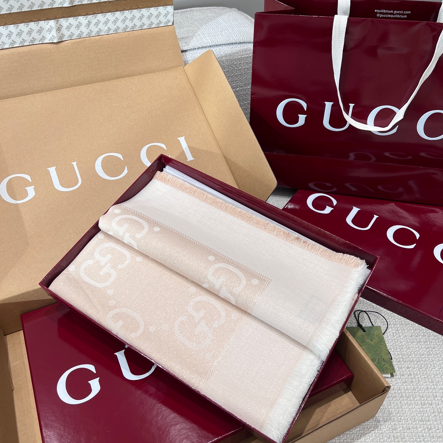 Gucci White Gold/Silver Lurex Jacquard Shawl 140x140cm Wool Silk Blend 2 i1736711061431 9024 0 0